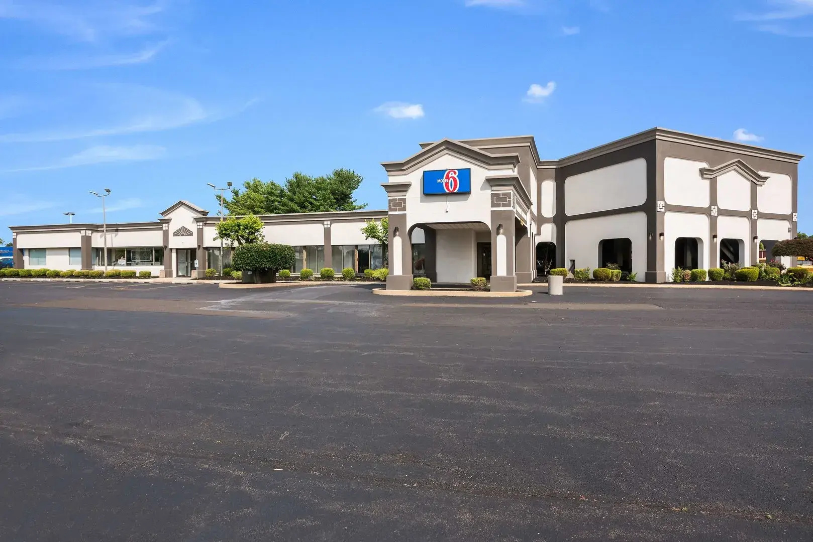 Red Carpet Inn & Suites