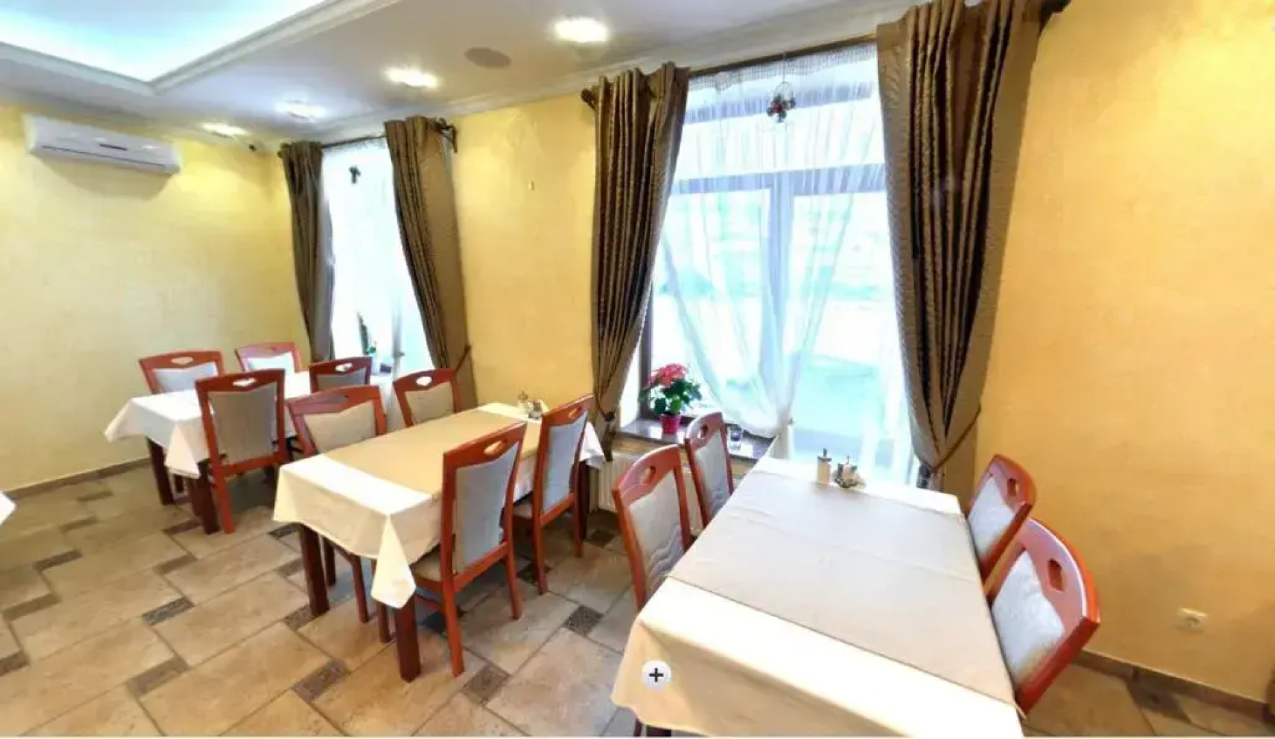 Hotel Forward Pool&Sauna