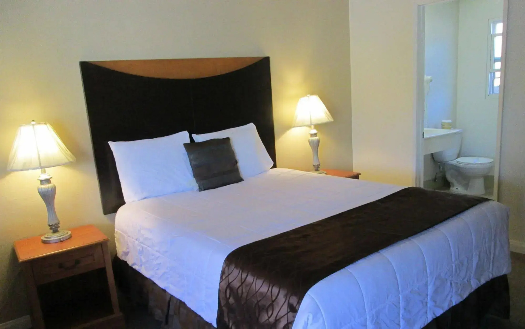 Town and Country Inn