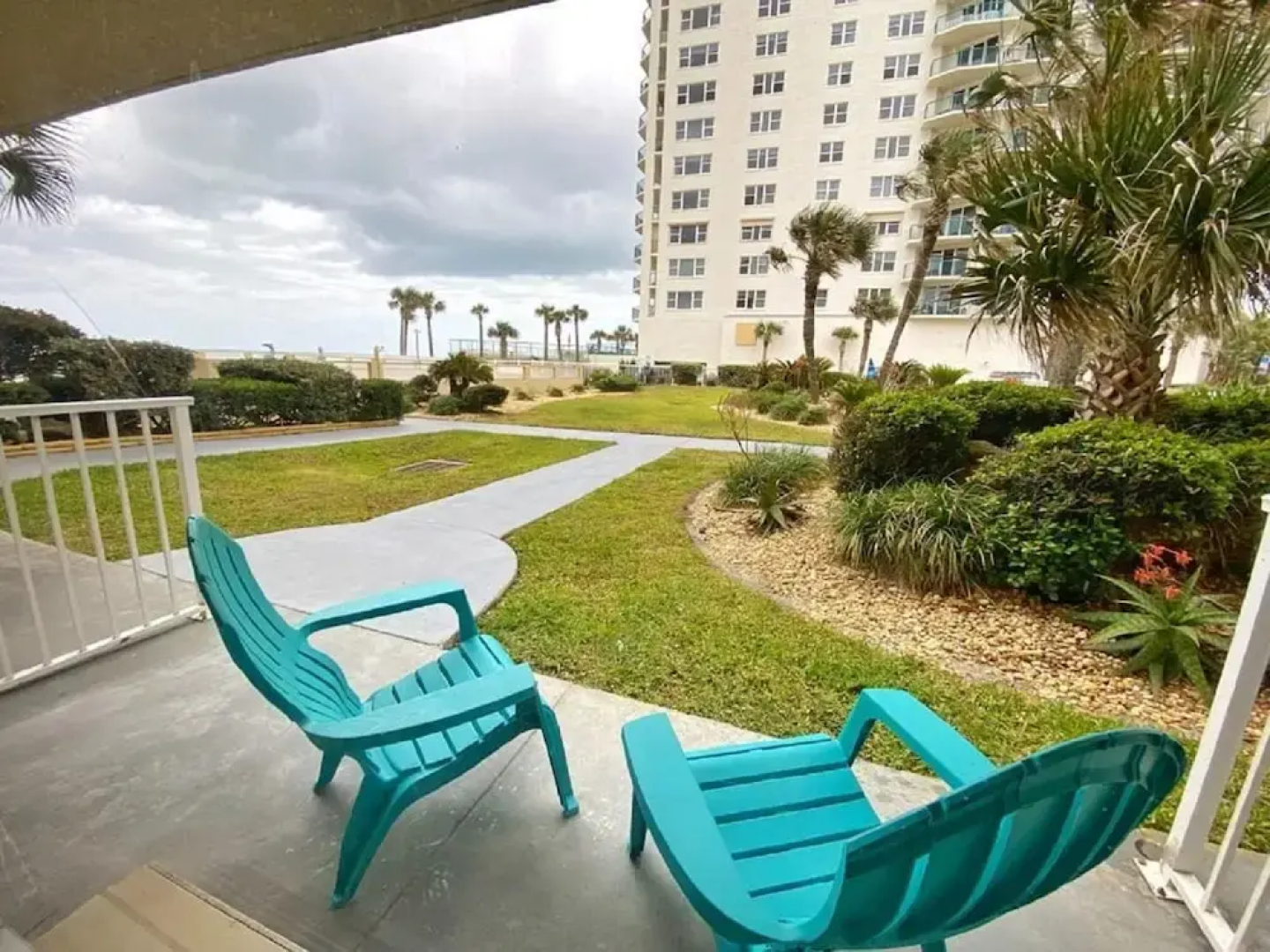 Castaways Resort Studios