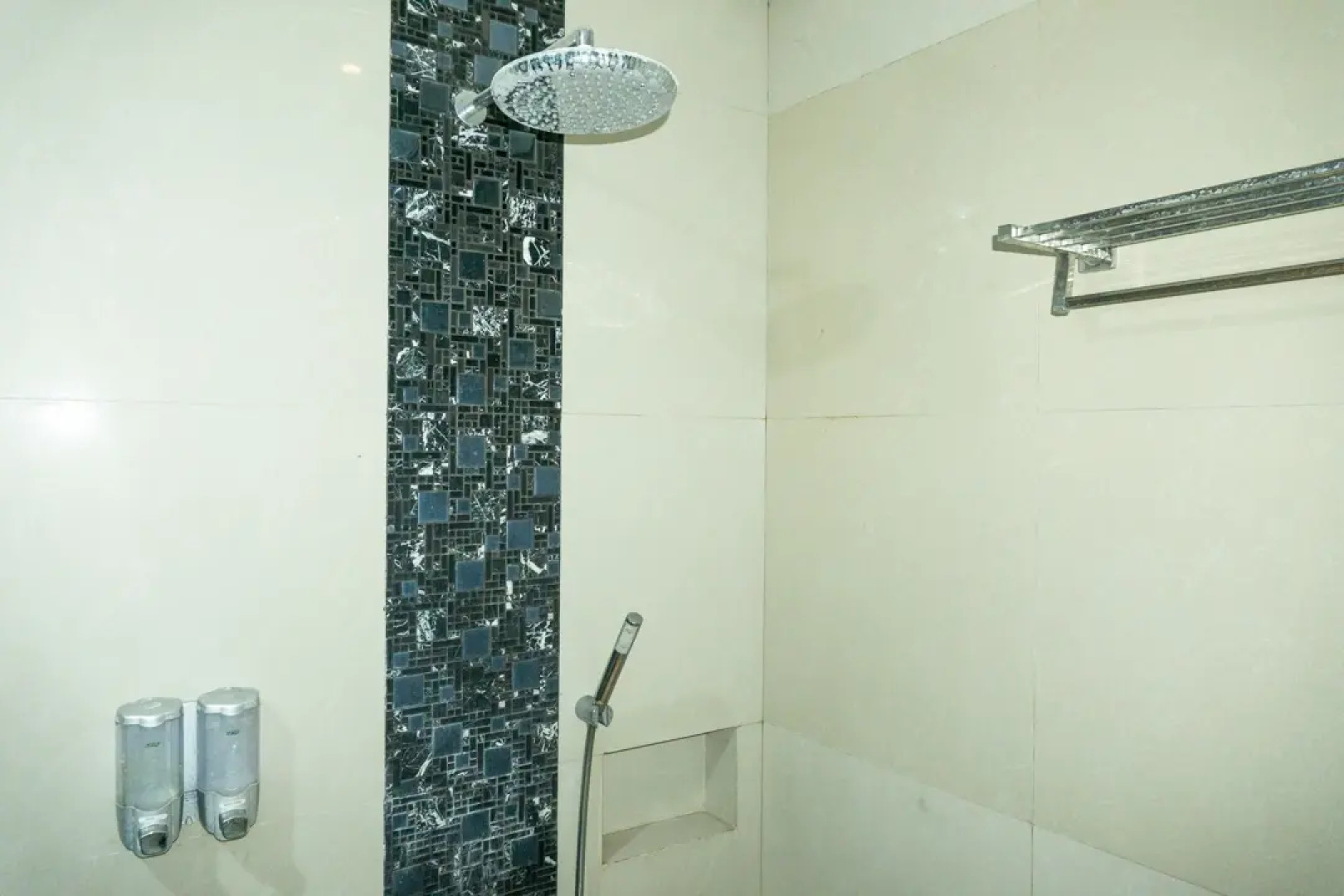 RedDoorz @ Lingkar Luar Street Maumere