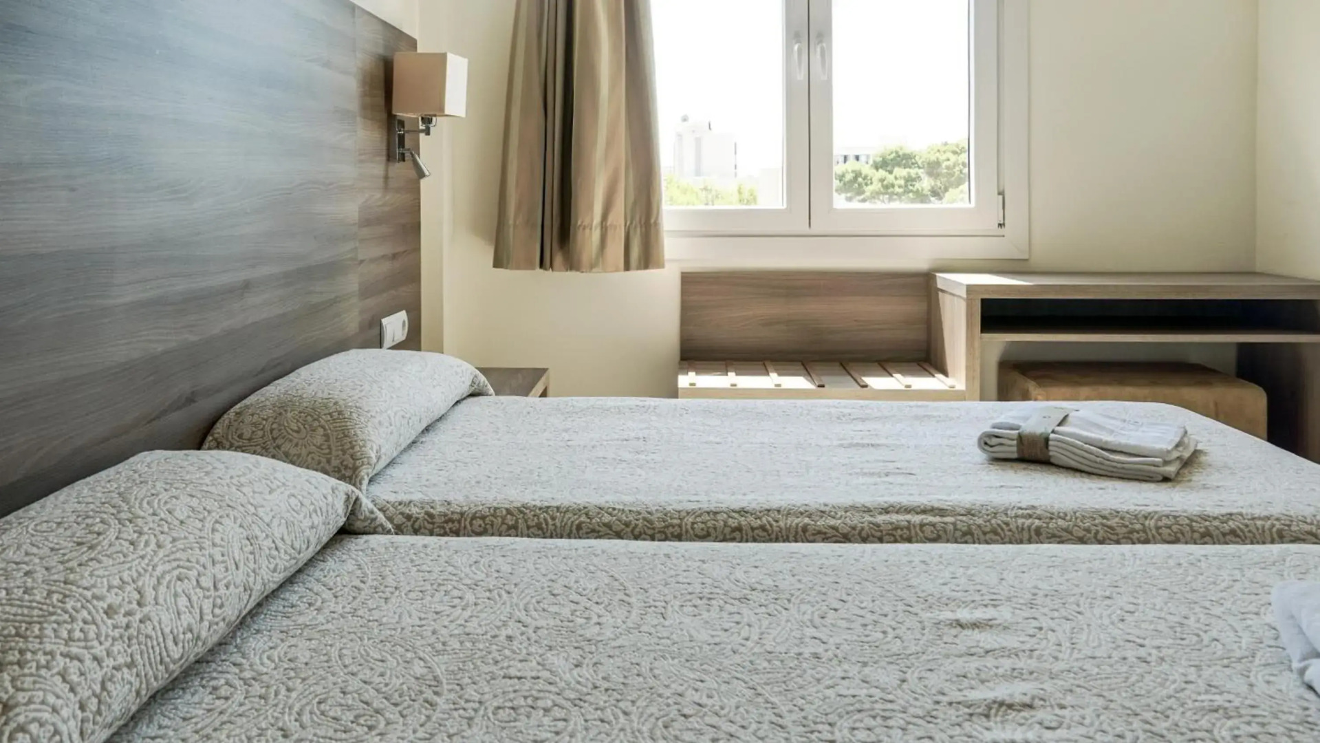 Cabot Tres Torres Apartamentos