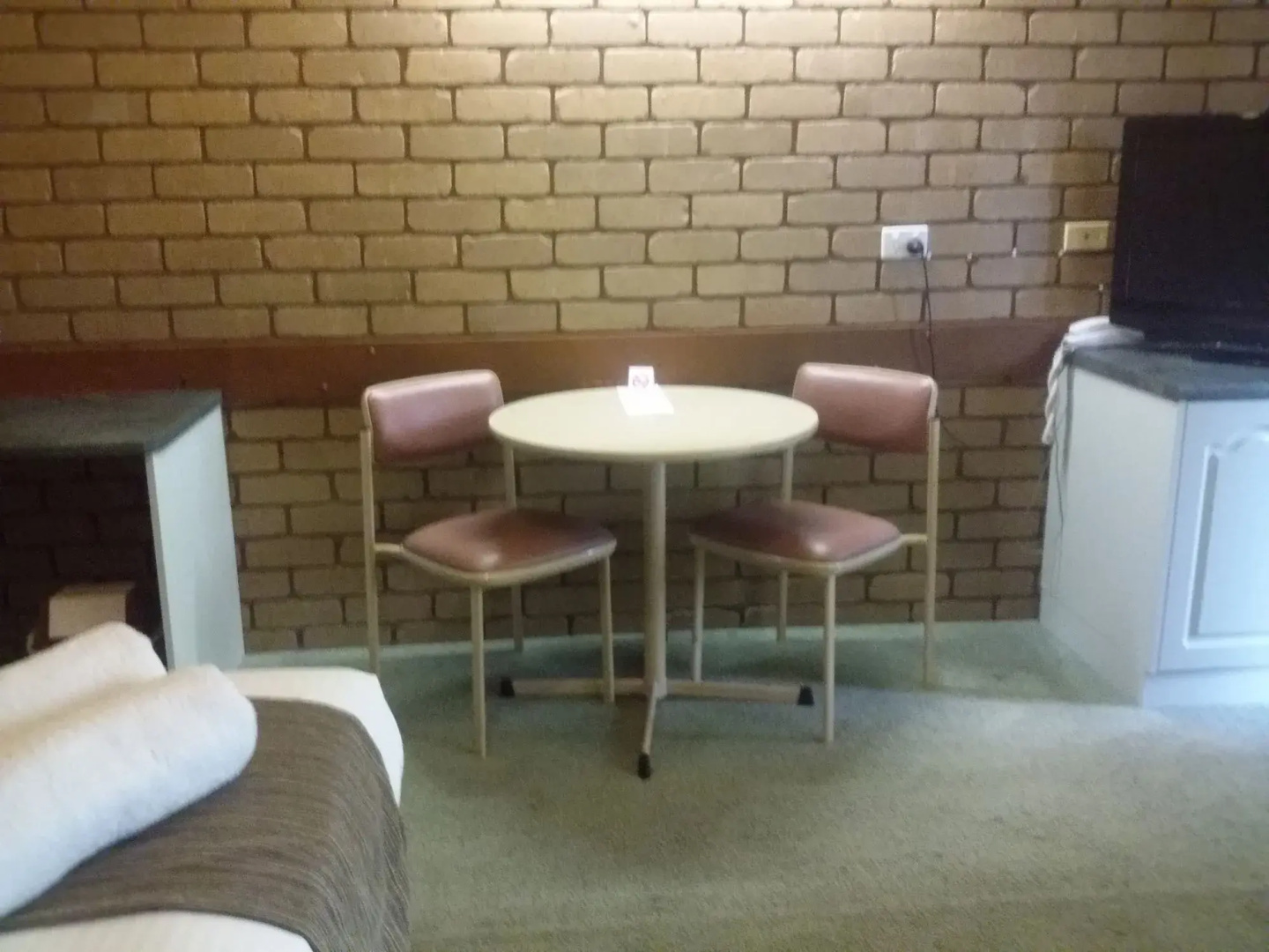 Tudor House Motel