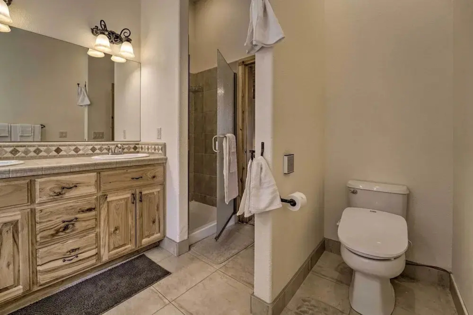 Near Donner Lake & Skiing: Soda Springs Cabin!