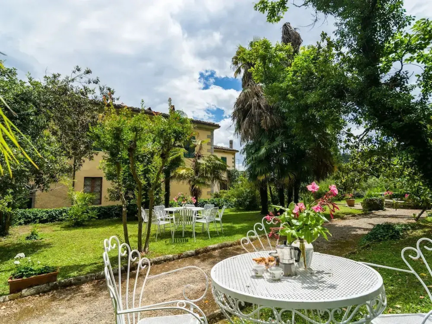 Farmhouse in Bacchereto Near Wine Region