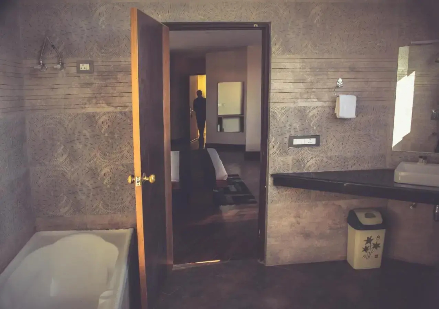 M Hotel & Restaurant