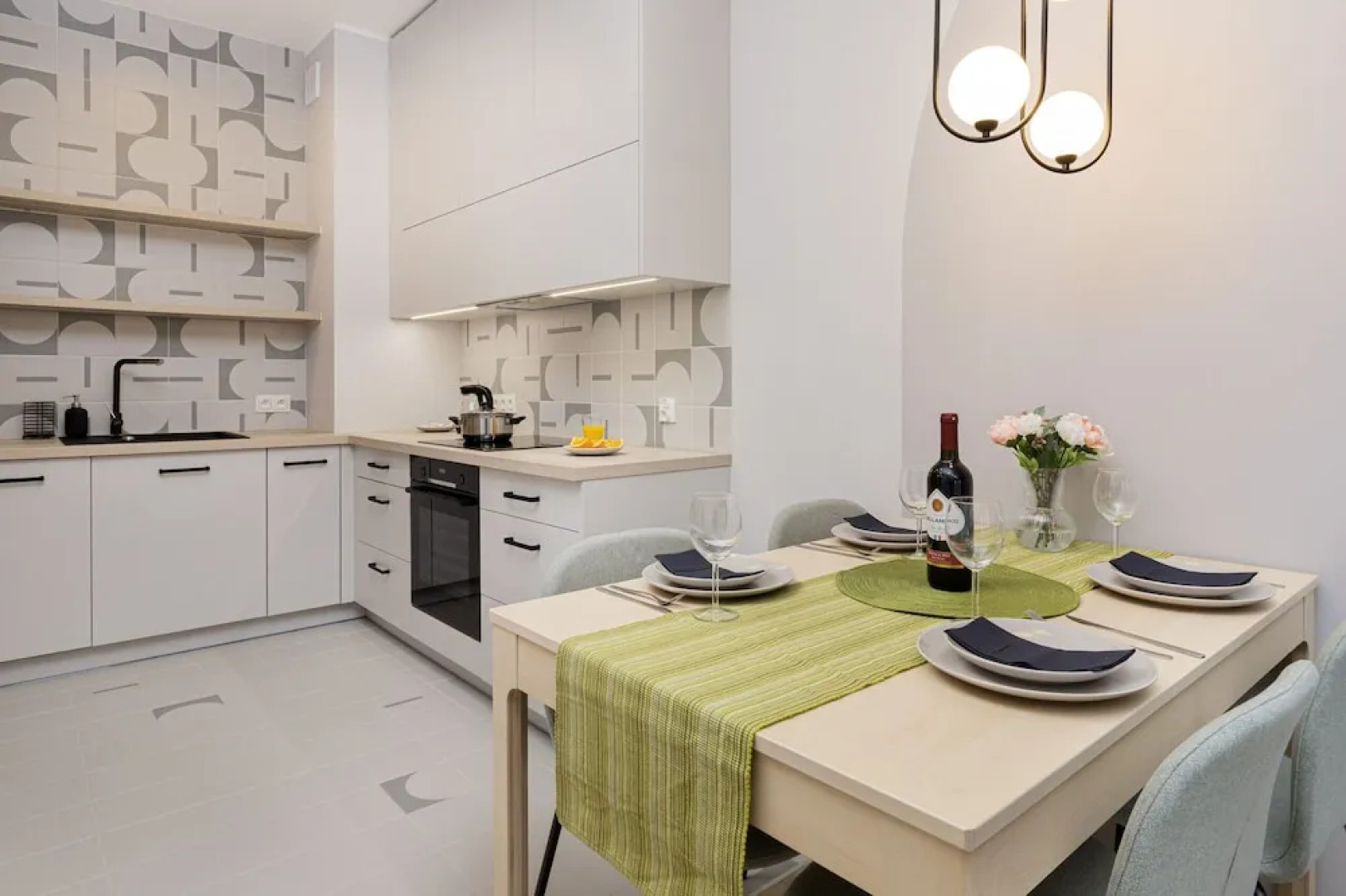 Ostoya Pucka by Renters