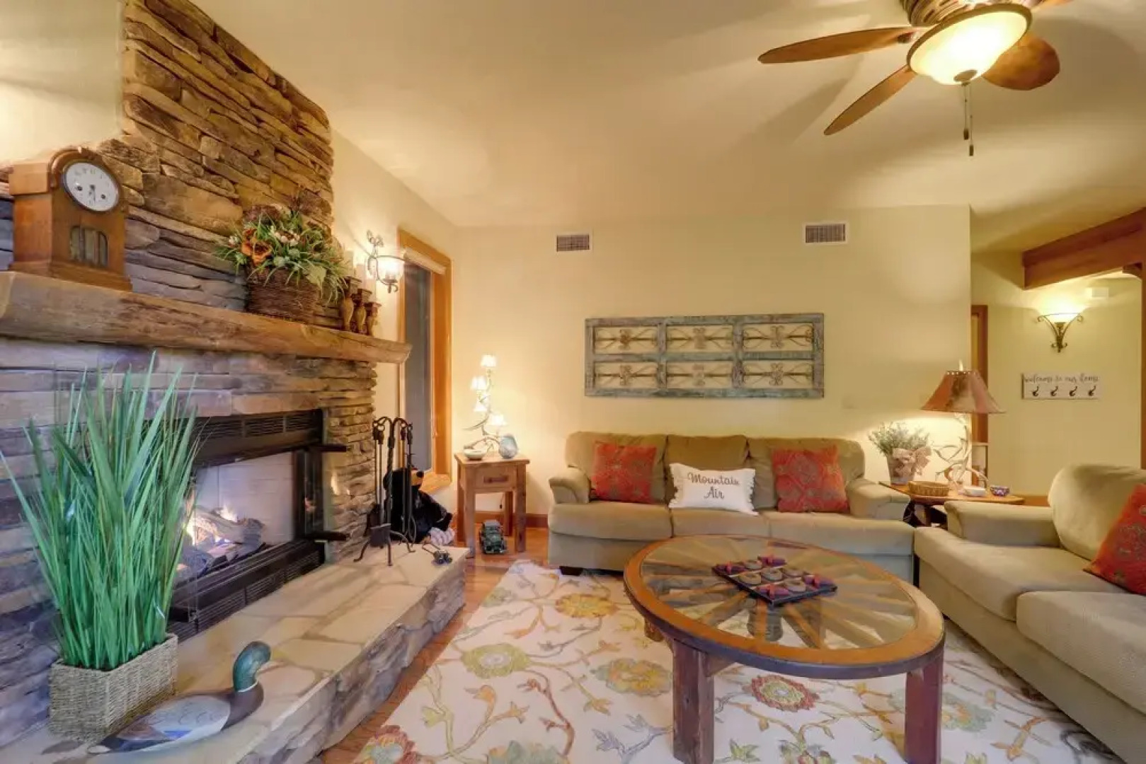 Hike On-site! Home 8 Mi to Wolf Ridge Ski Resort