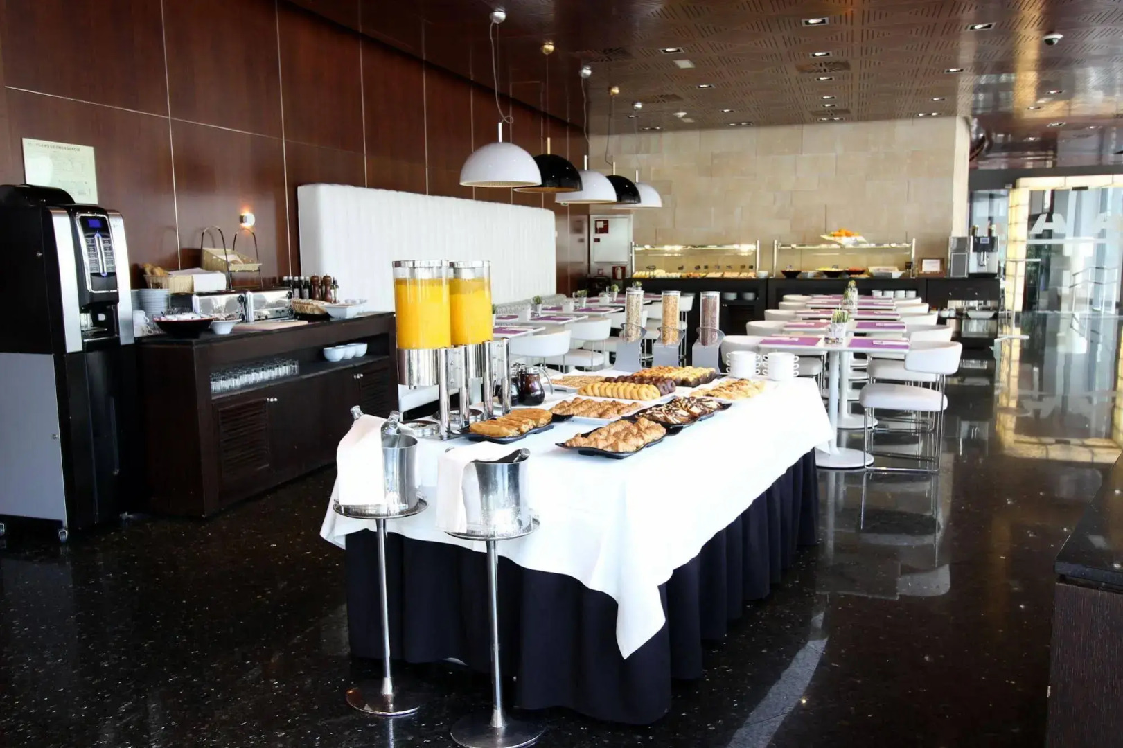 Hotel Maydrit Airport