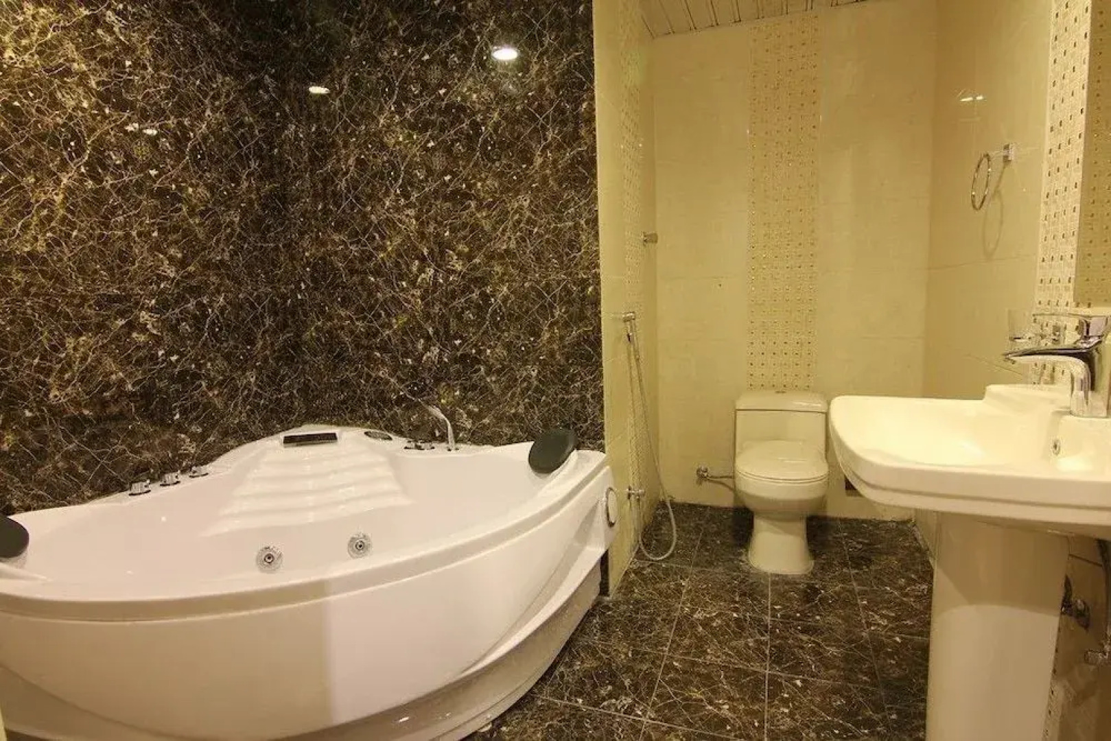 Rwaq Al Salam Hotel - Buraydah