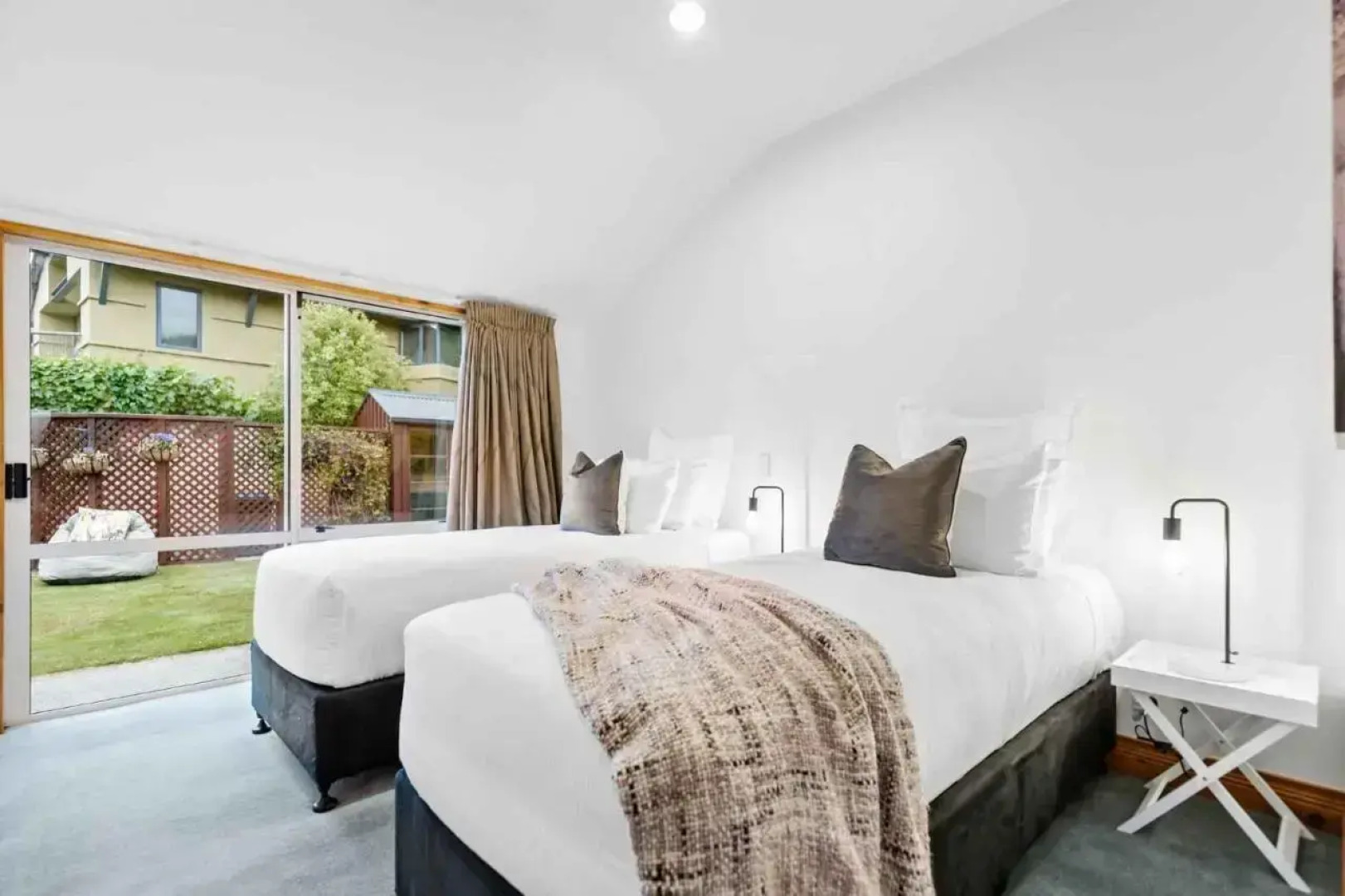 Tahuna Lakeside - 3 Min Walk To Town