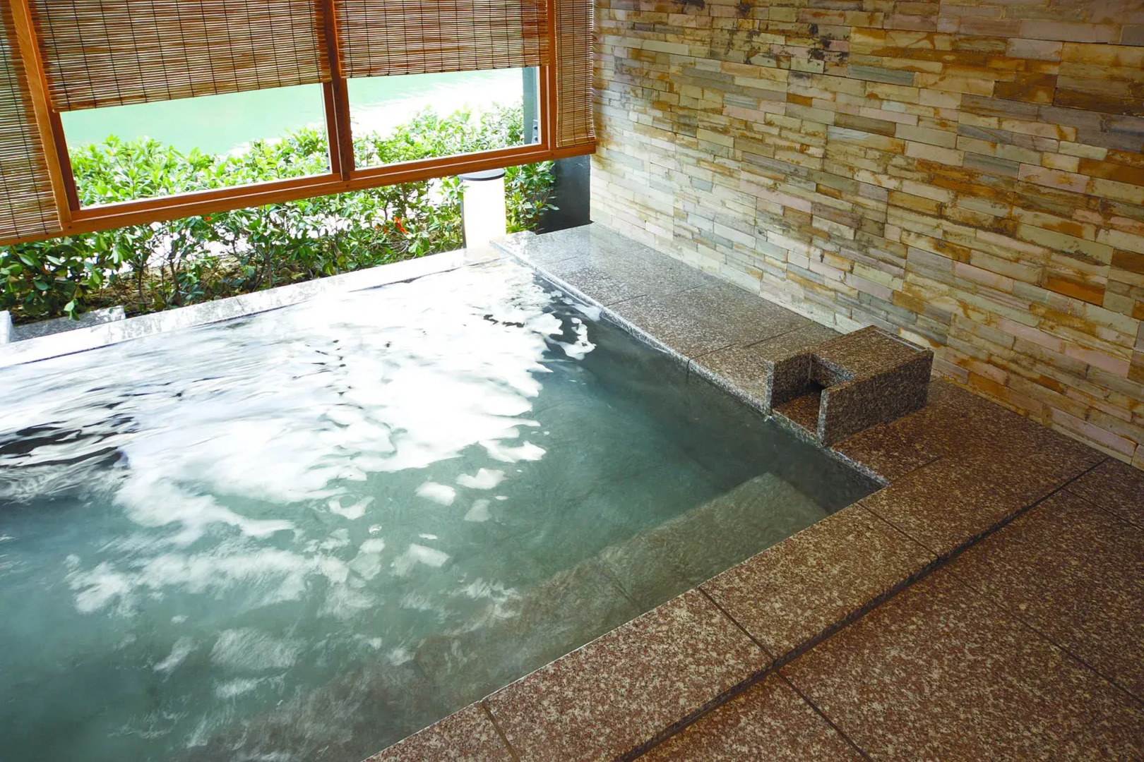 River Retreat GARAKU