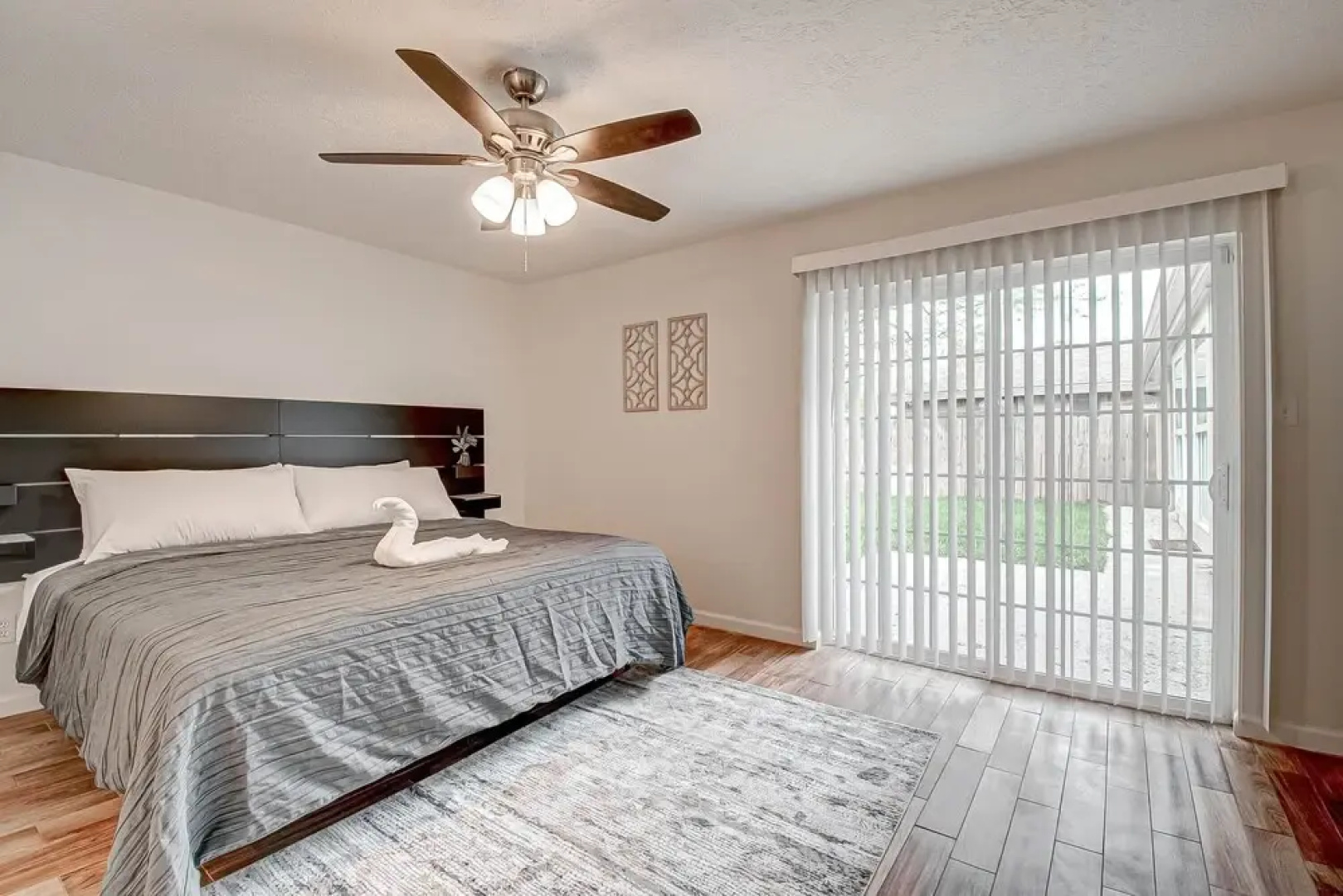 Ash Haven in Spring, Wifi, Extended Stay, Pet Friendly