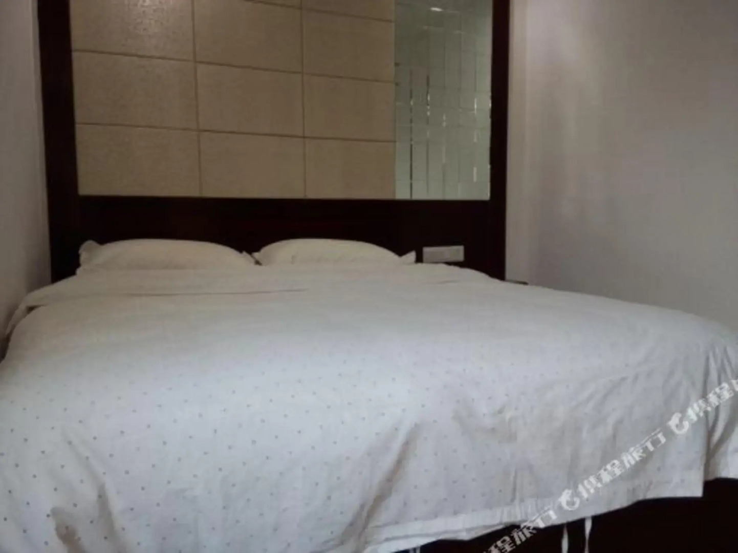 Home Inn Huaxuan Collection Hotel (Guangzhou Railway Station Clocks and Watches City)