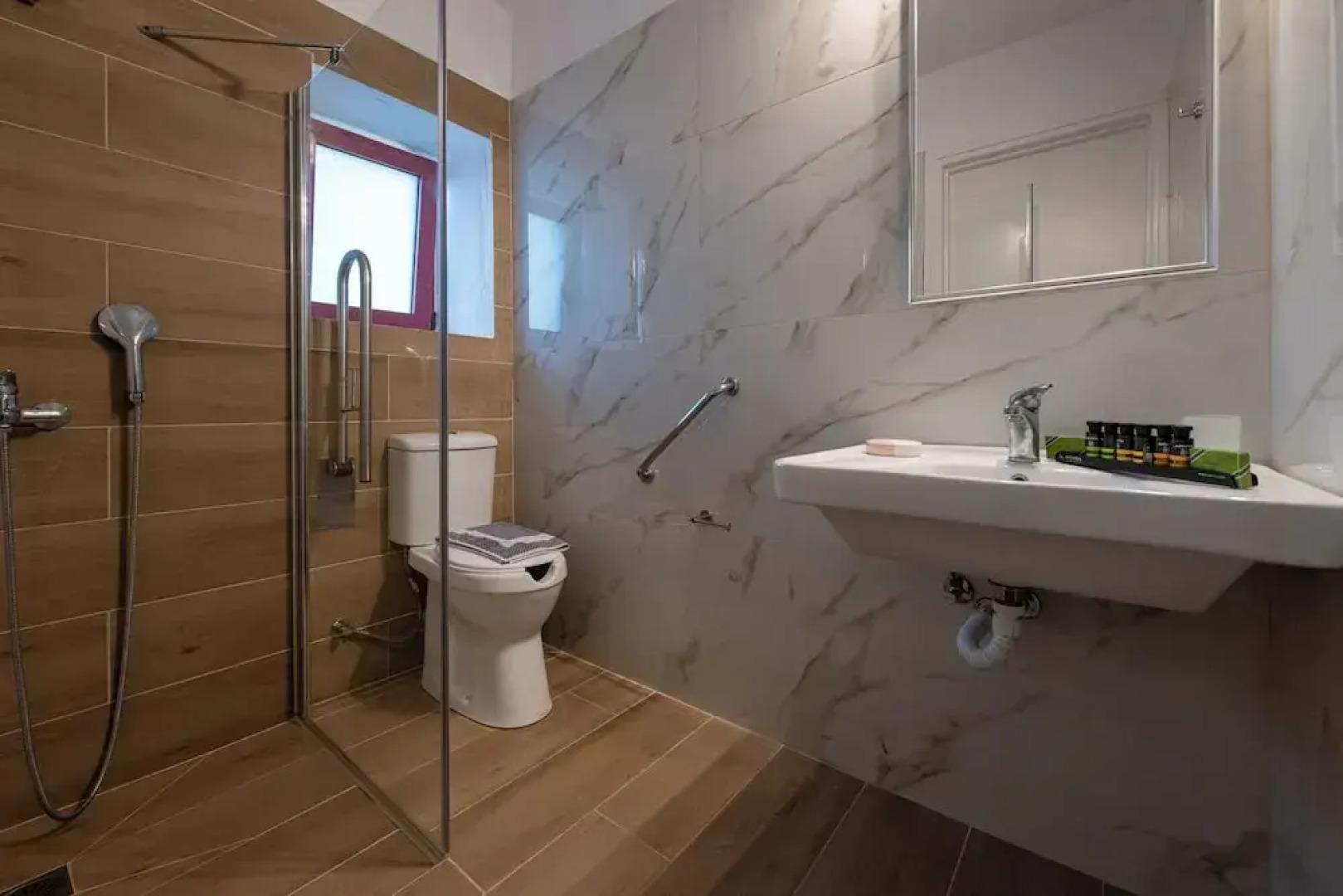 Abeloessa Methonian Hospitality