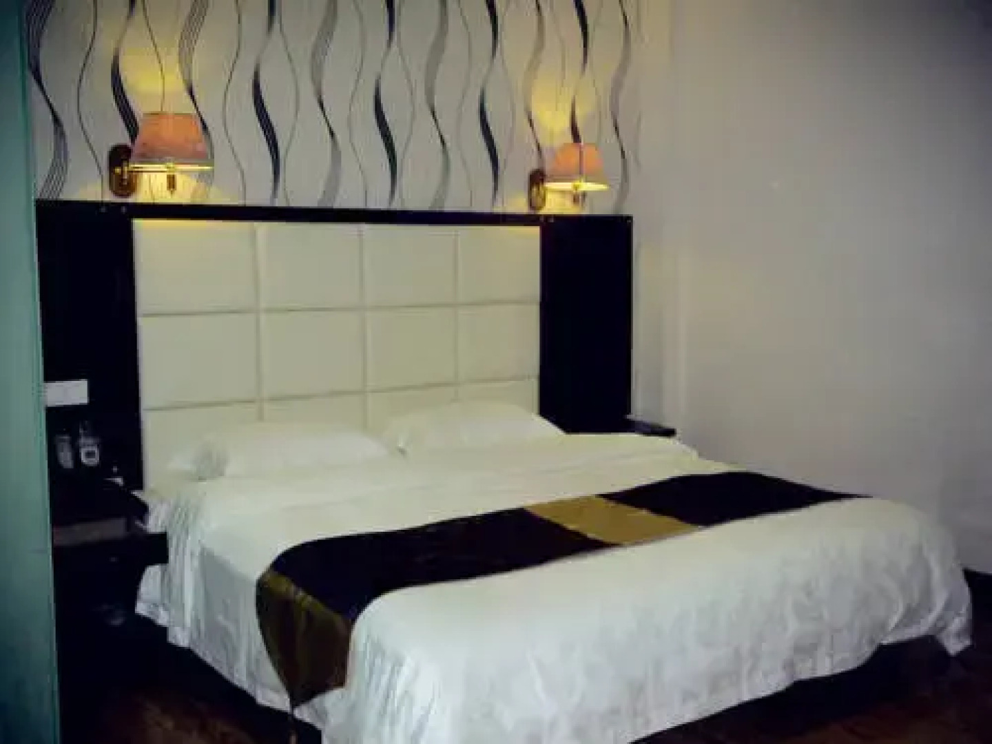 The Beauty of Baoji Traders Hotel