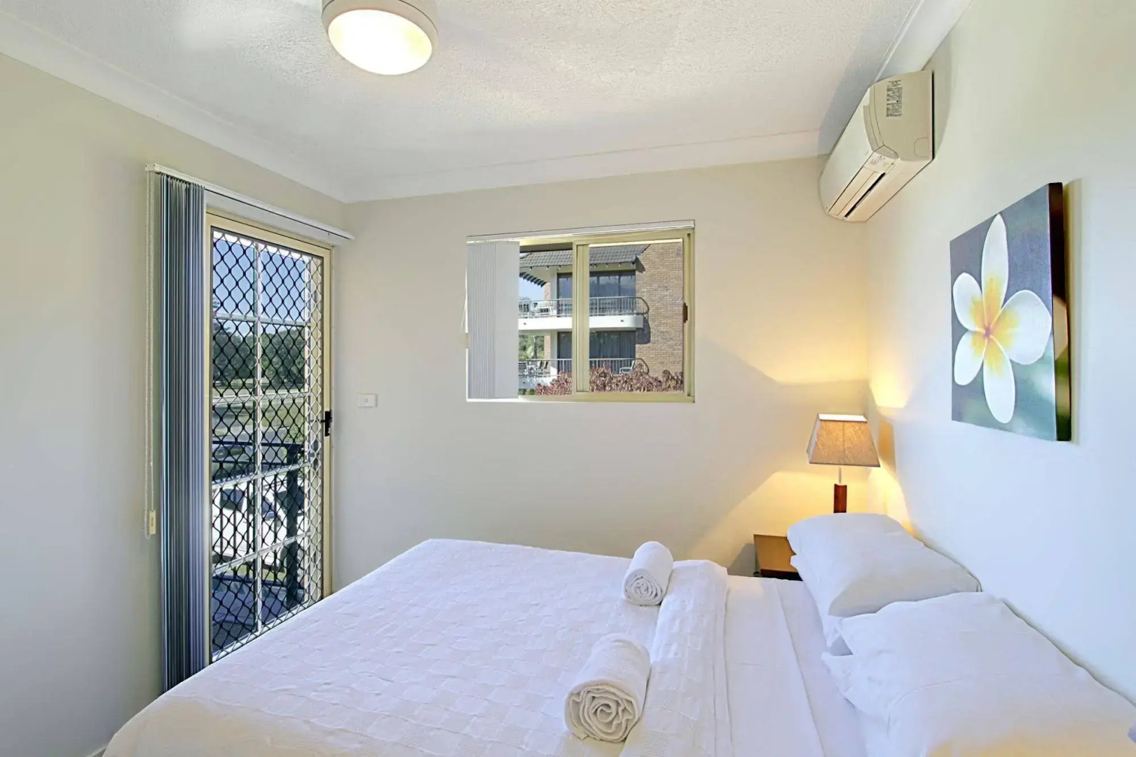 Sea Breeze on Main Beach