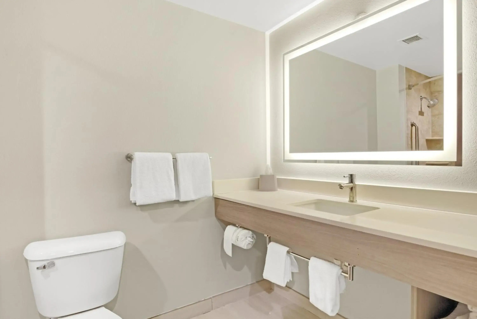 Holiday Inn Express Gulfport Beach by IHG