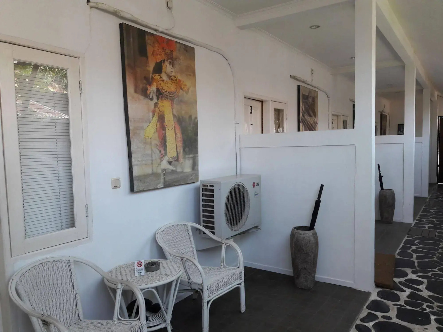 Scallywags Mango Motel