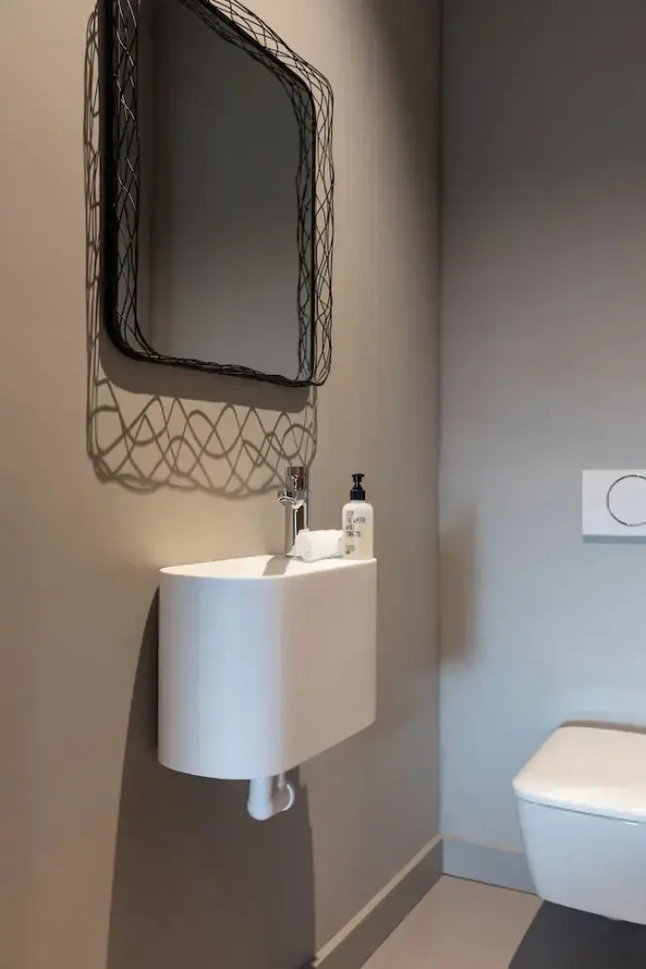 EAST GOING TRIPLE A Apartments