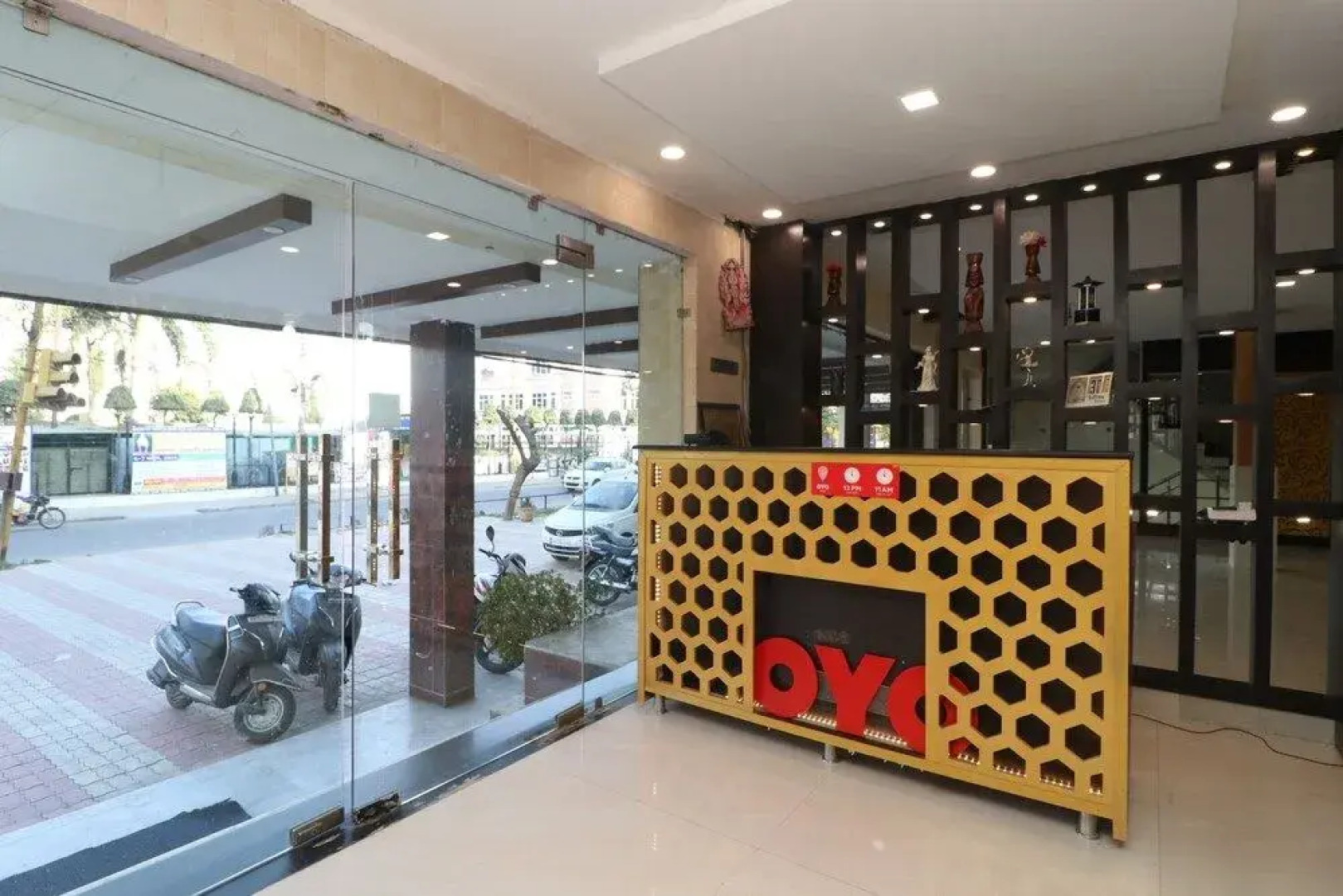 Oyo 29852 Hotel Golden View