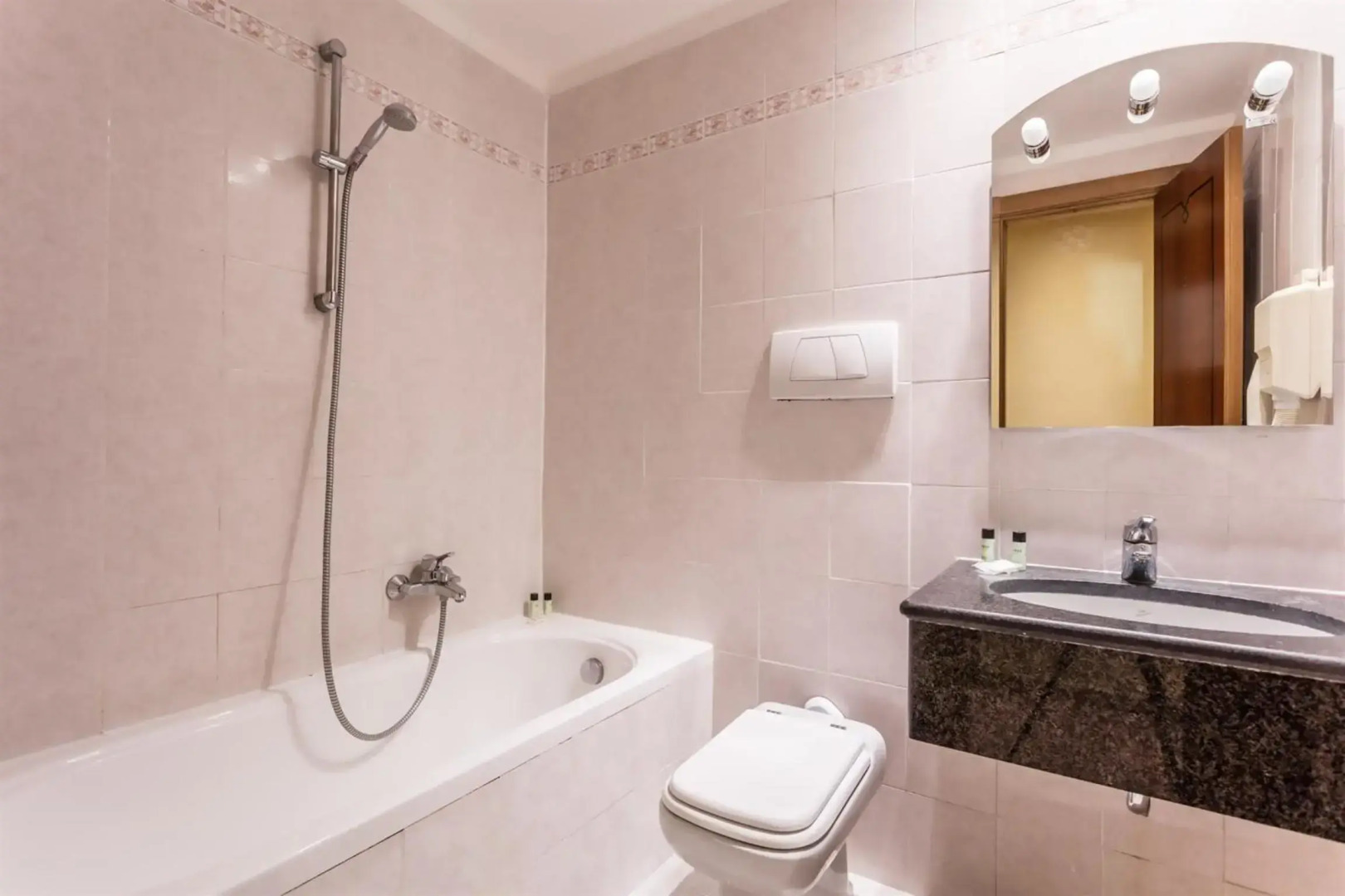 Raeli Hotel Floridia