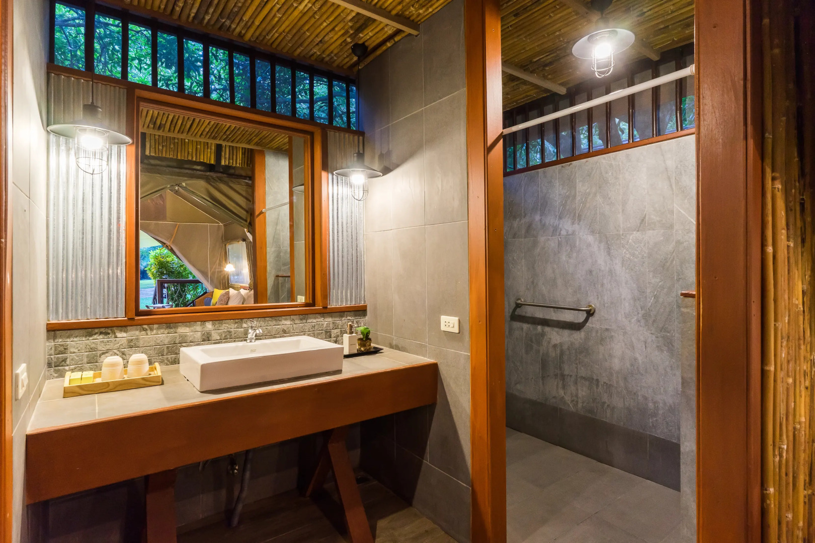 Hintok River Camp at Hellfire Pass