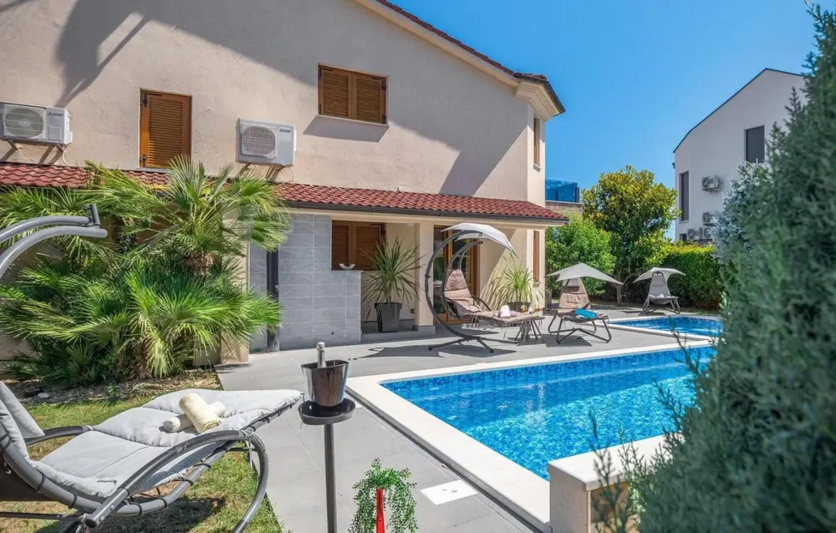 Amazing Home in Medulin with Outdoor Swimming Pool, Hot Tub & WiFi