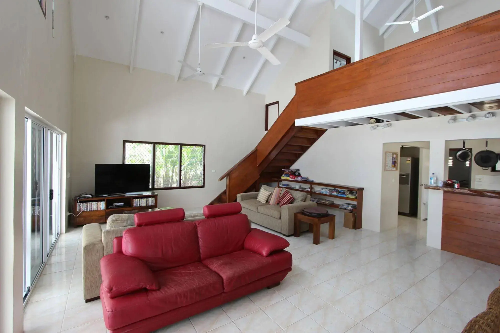 Vila Del Mare Beachfront Resort