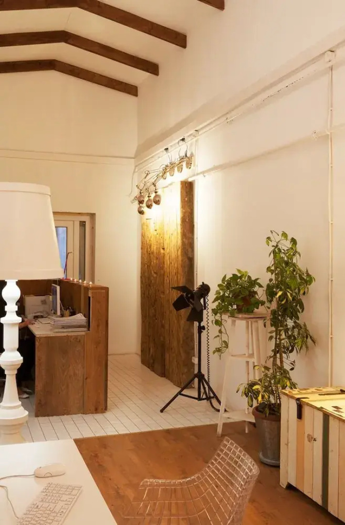 Hostel Petya and the Wolf - V.O.