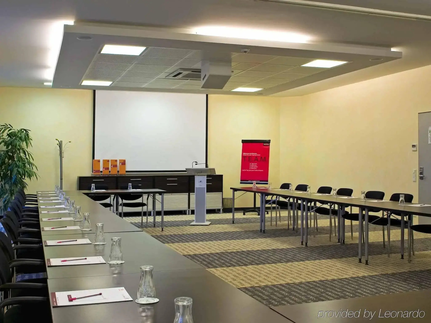 Garner Hotel Oberhausen by IHG