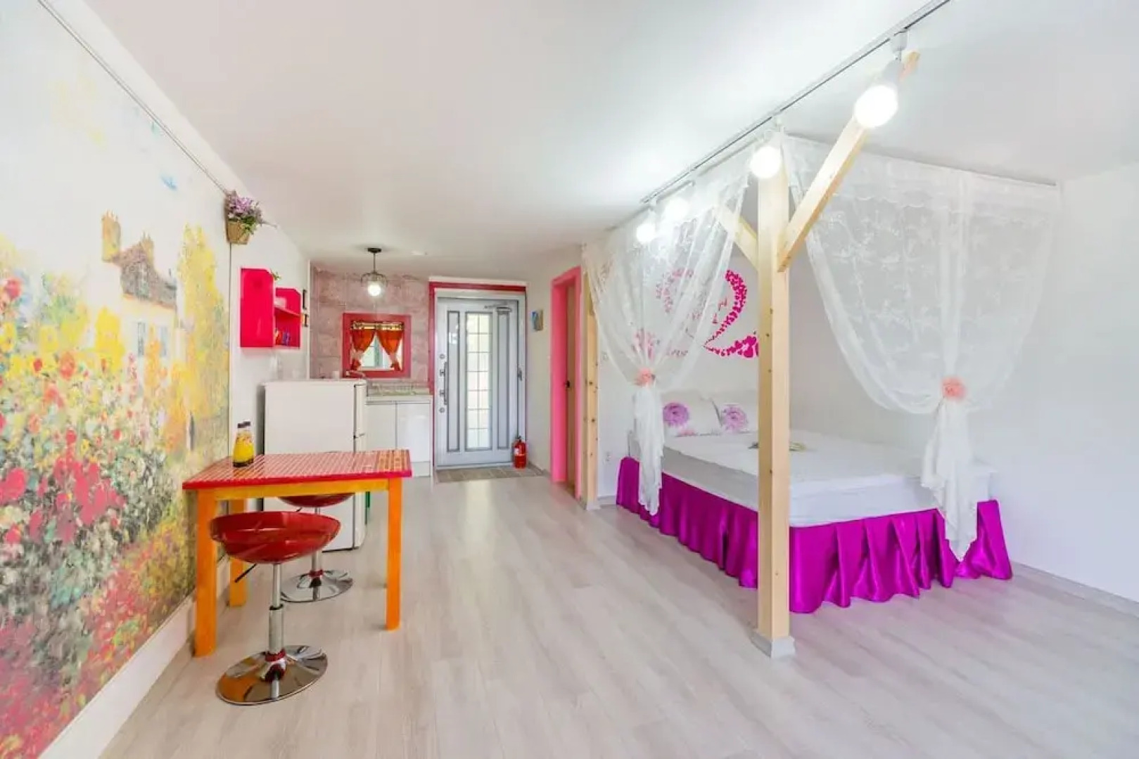 Goseong Sunshine Fullhouse Pension