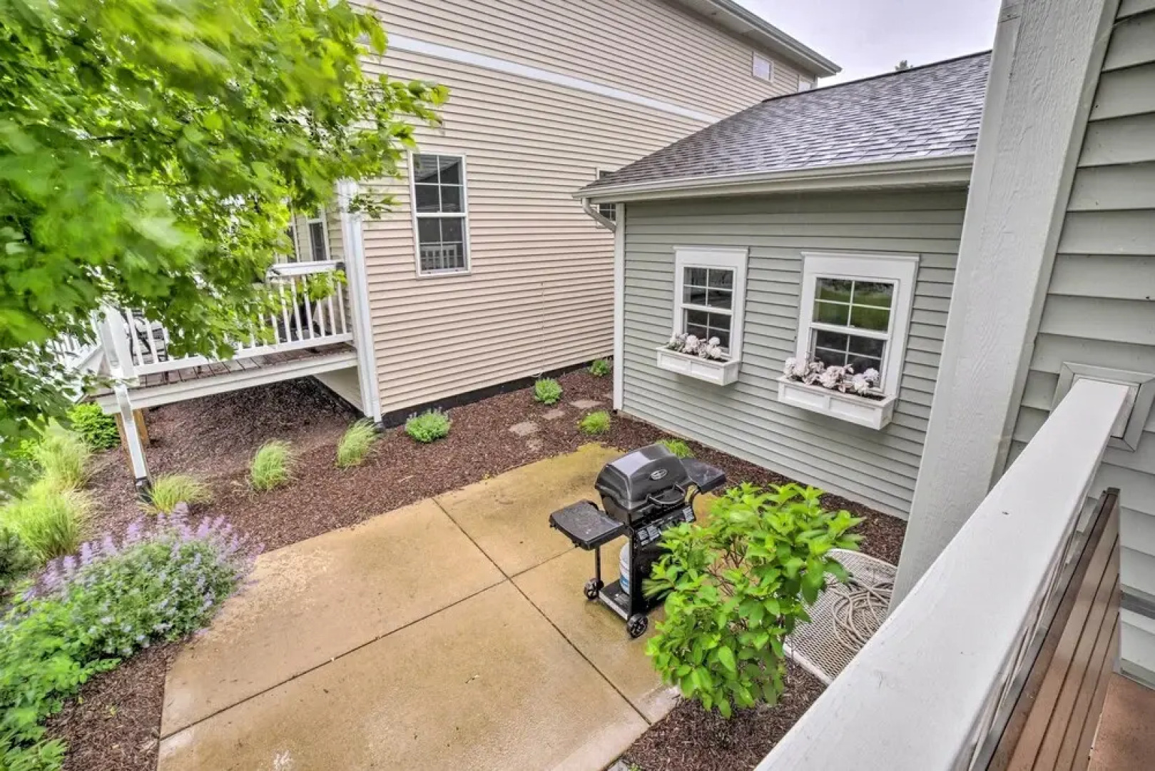 Benton Harbor Townhome w/ Golf Course View!