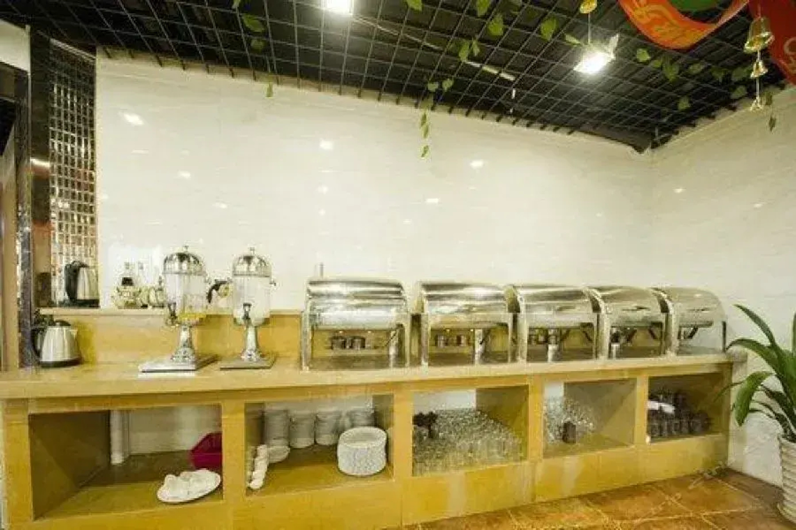远大国际大酒店(神农广场店)