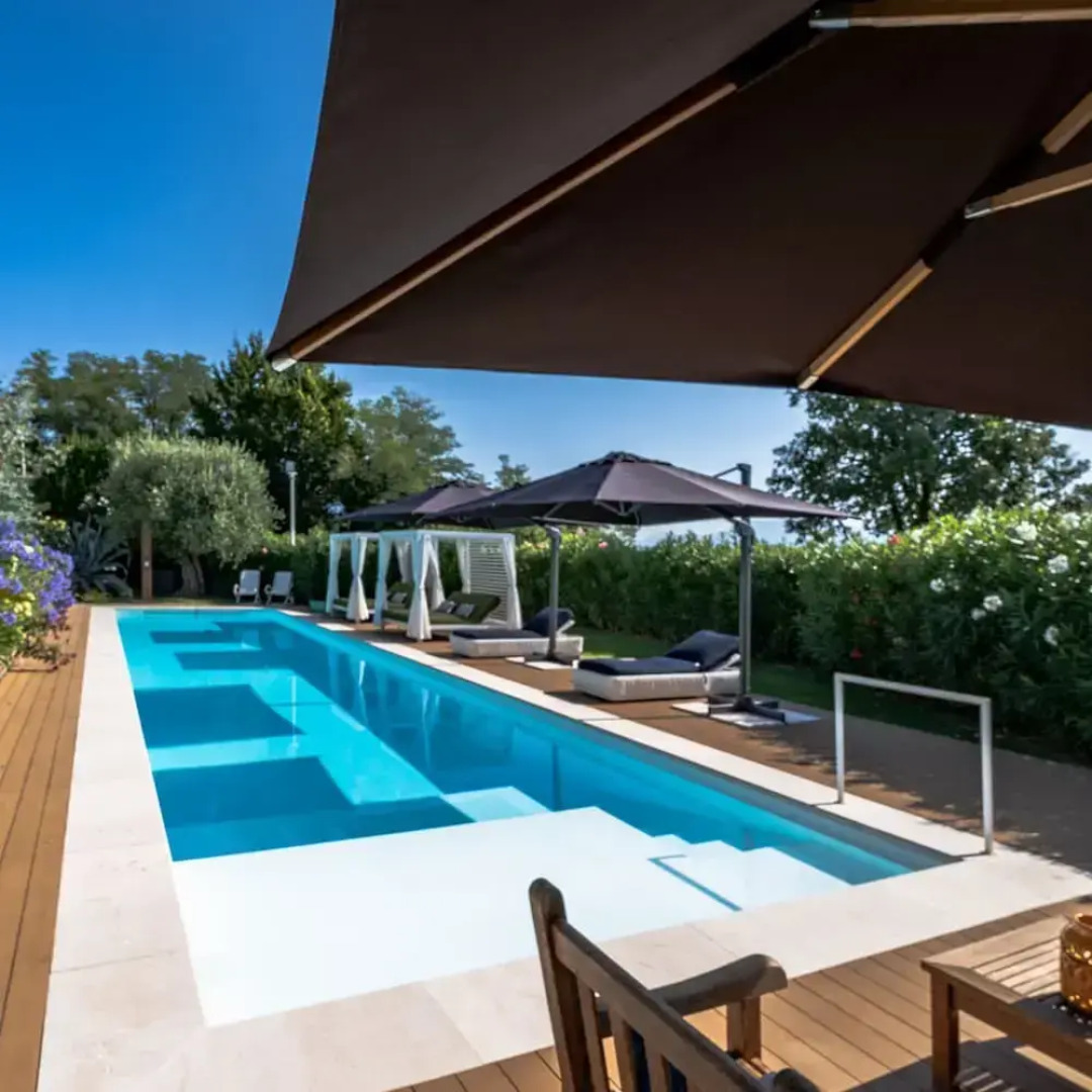 Charming Green and Blue Villa by Wonderful Italy