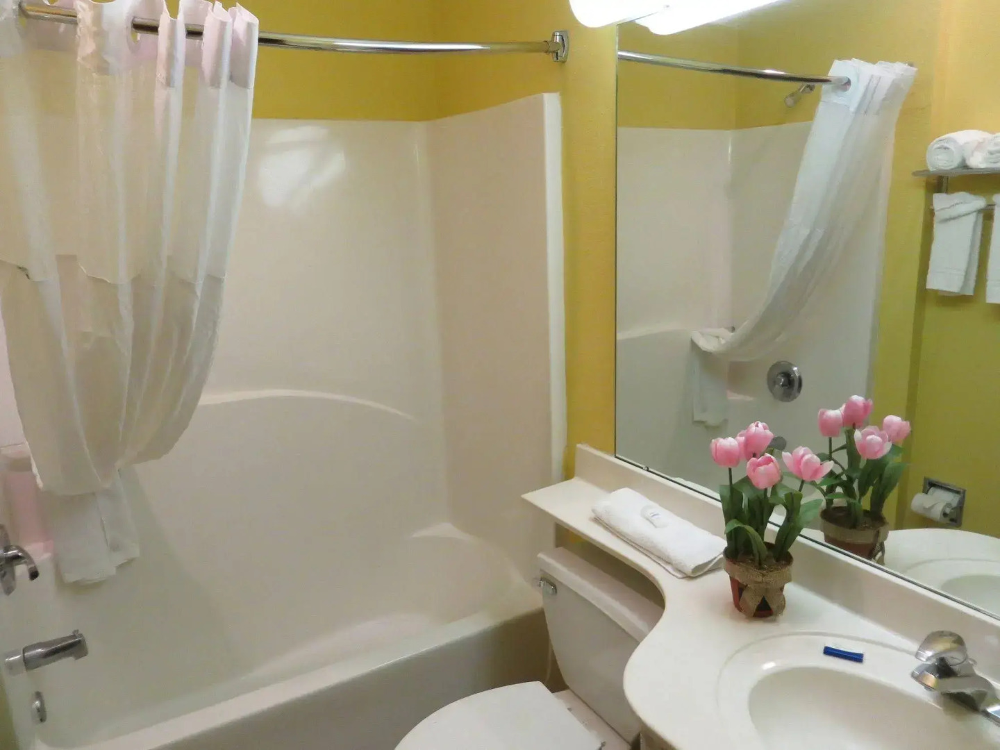 Econo Lodge Savannah Gateway I-95