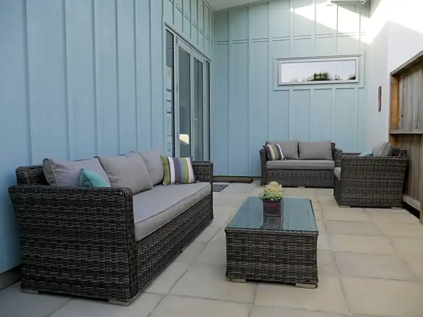 Aston Road Villa Bed And Breakfast