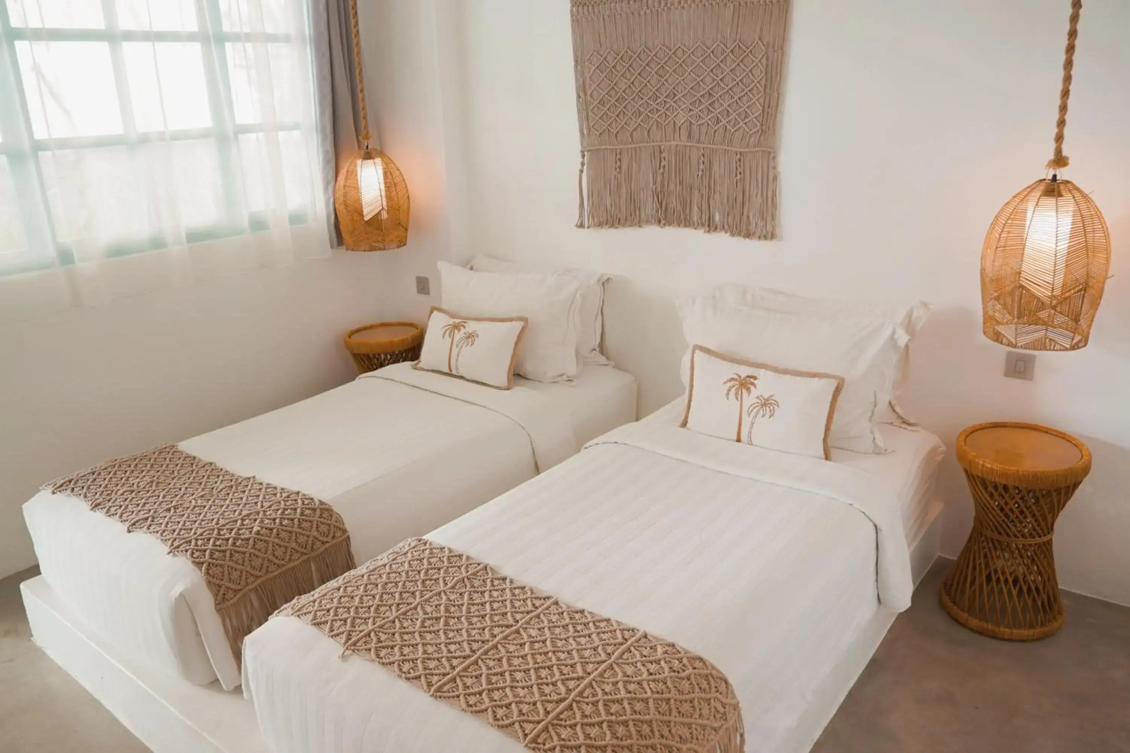 Seaesta Komodo Hotel & Hostel