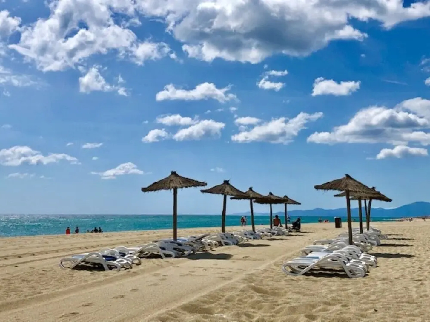 Magnifique T2 piscine mer wifi clim parking