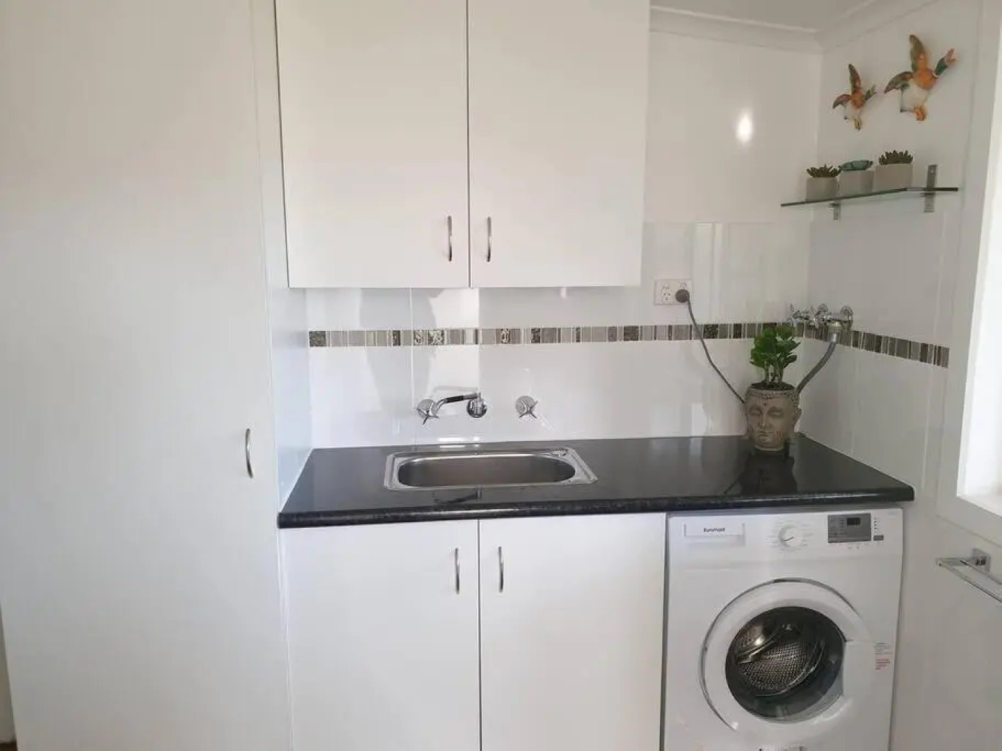 Chill at our Igloo cottage - 100m stroll to beach