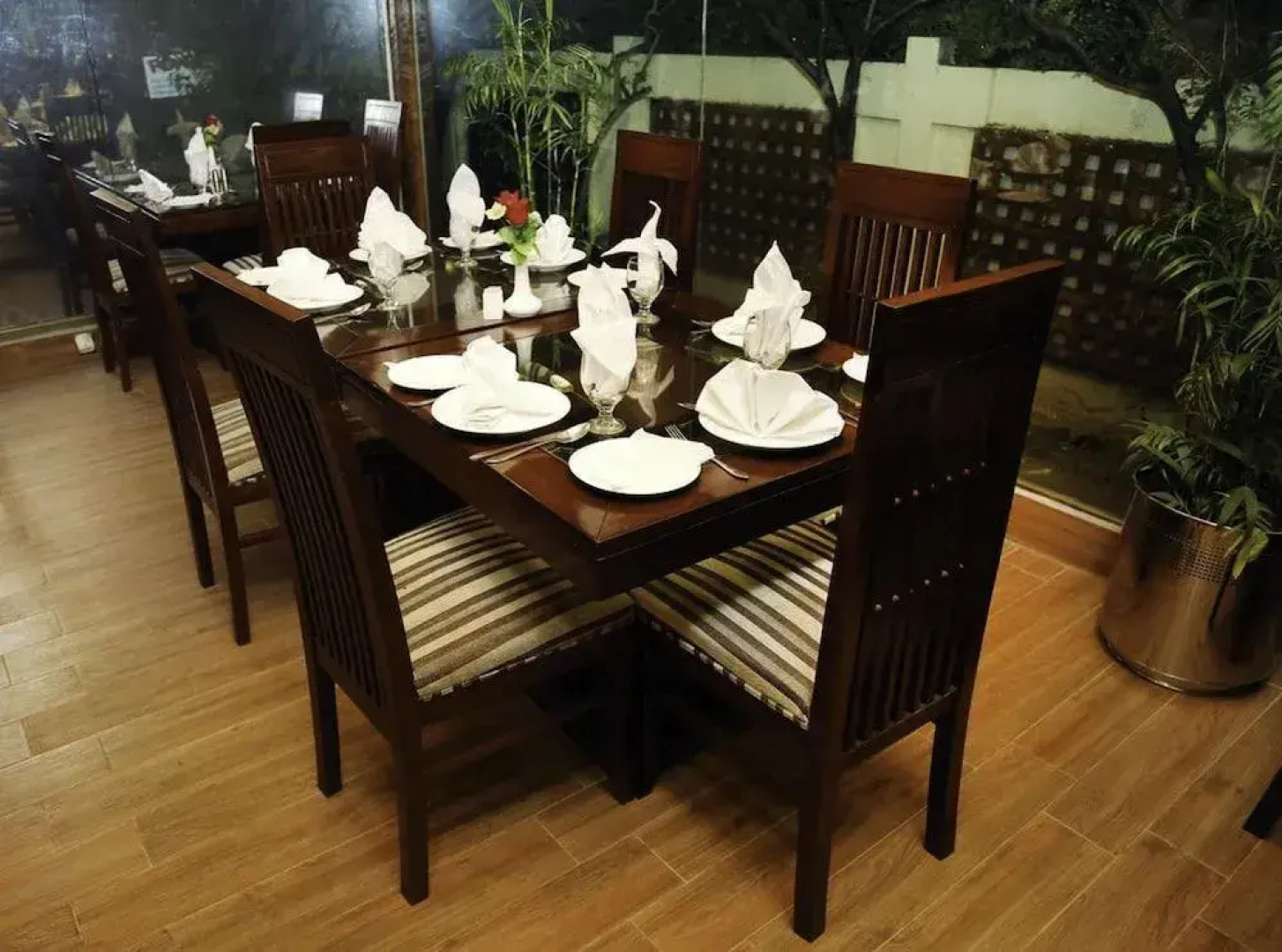 Royal Elegance Hotel