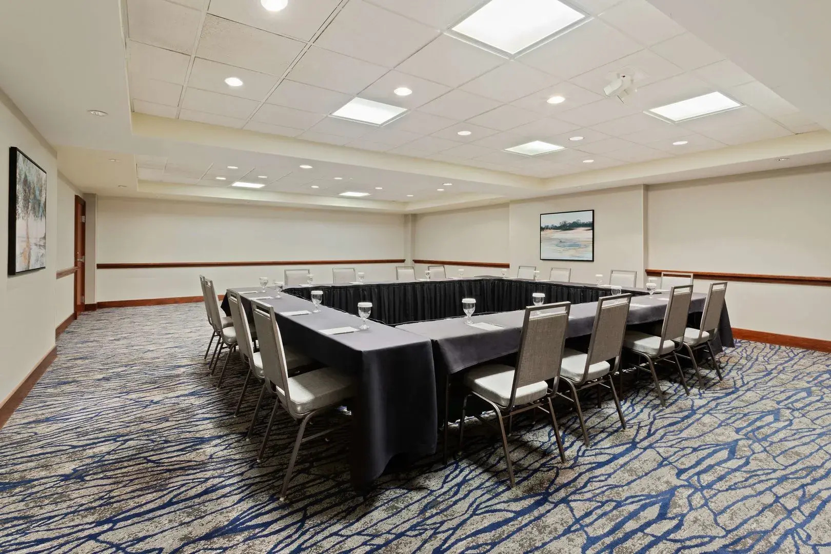 Embassy Suites by Hilton Tampa USF Near Busch Gardens