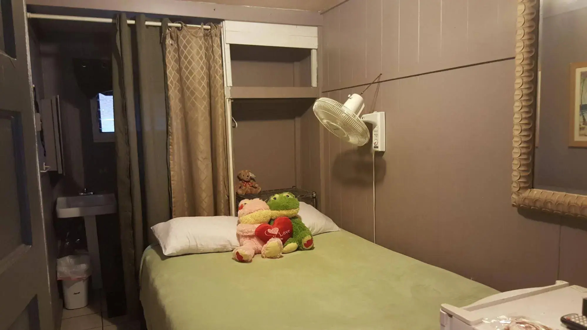 Hostel City Maui 1