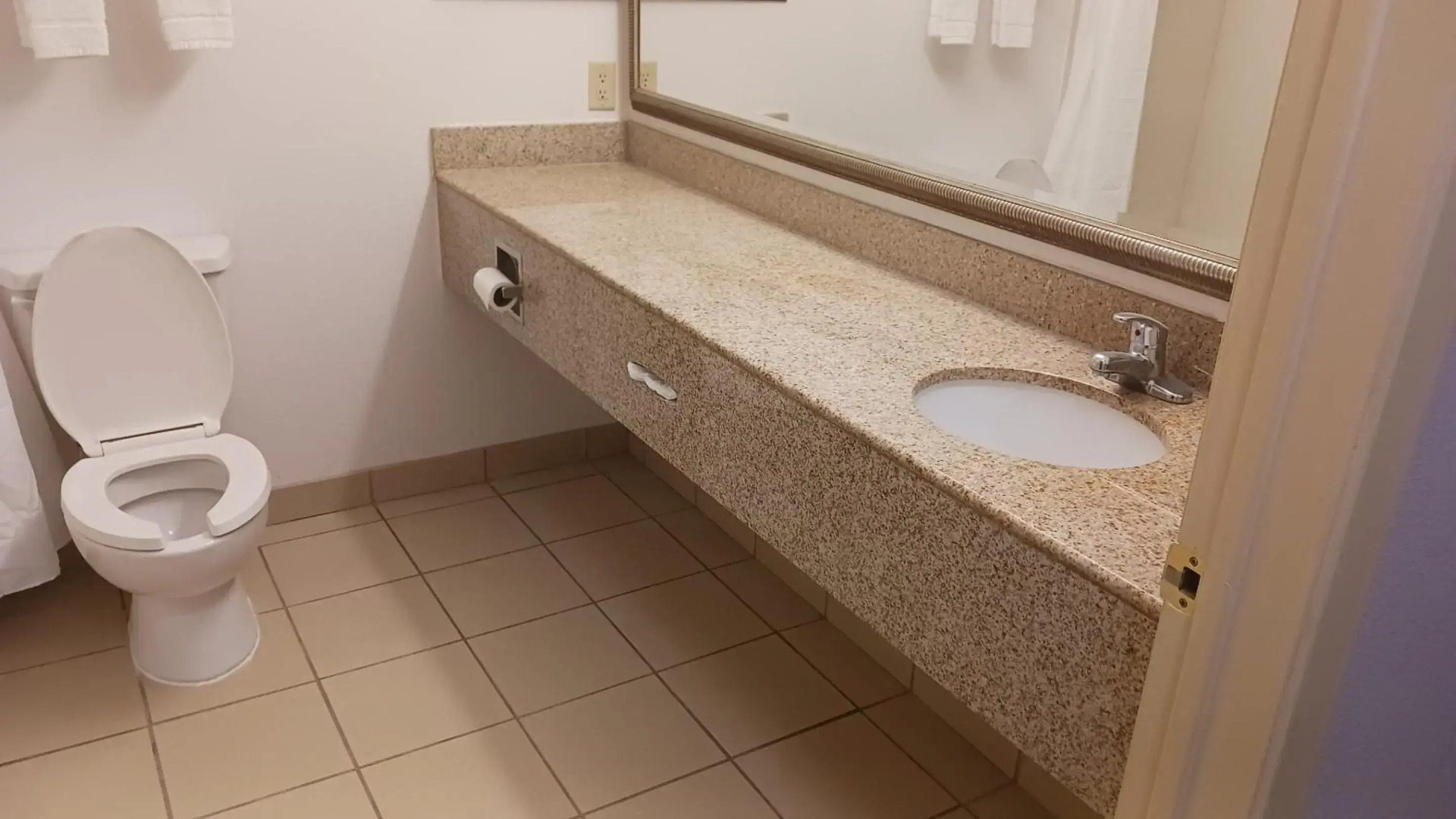 Red Roof Inn & Suites Midland