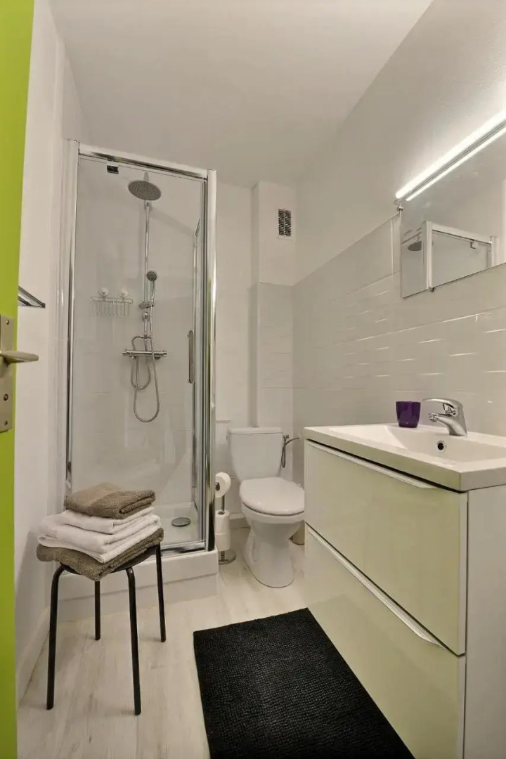 "Urbaine Budget" Studio calme avec Parking