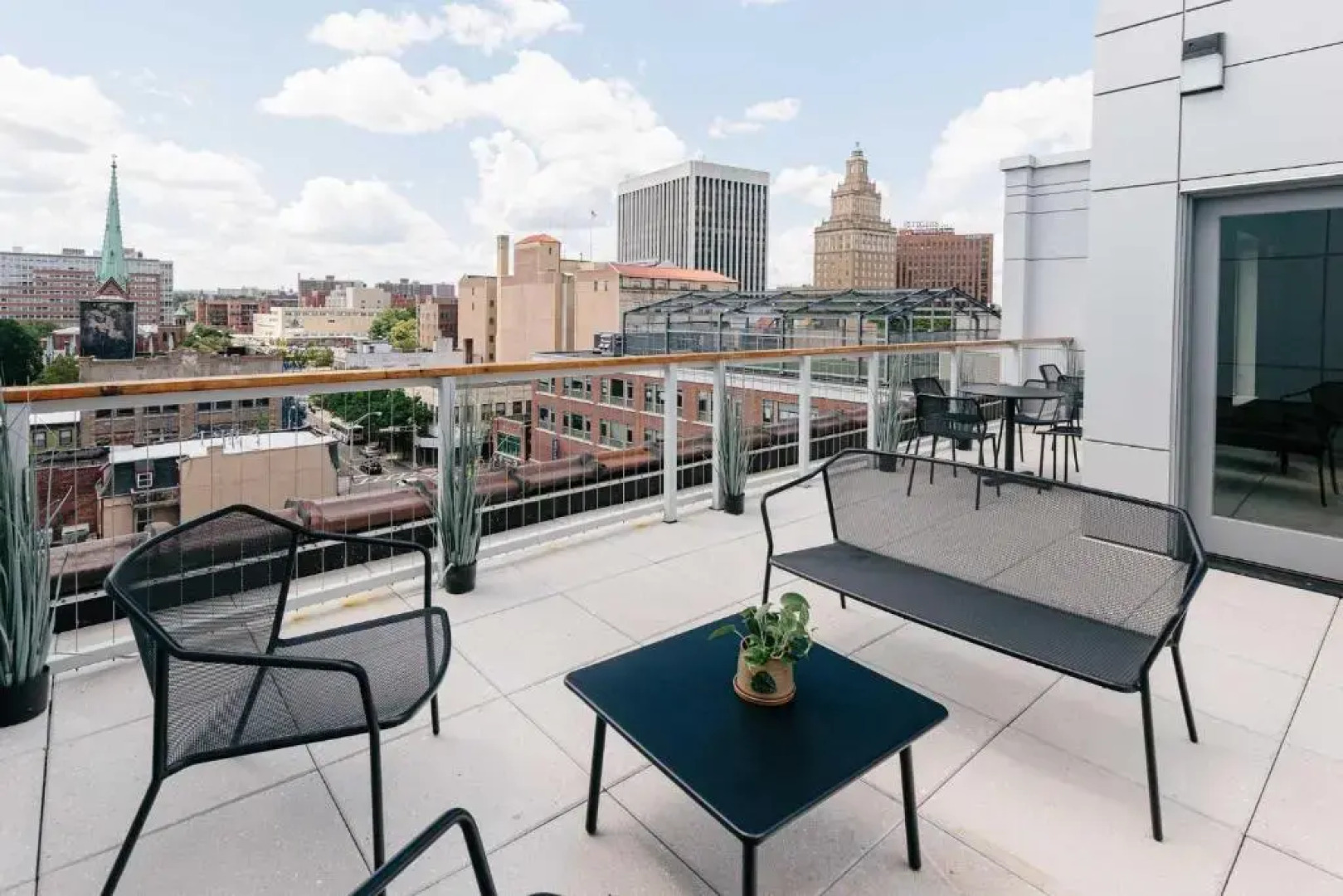 Kislak 305 Luxurious 1BR in Heart of Downtown