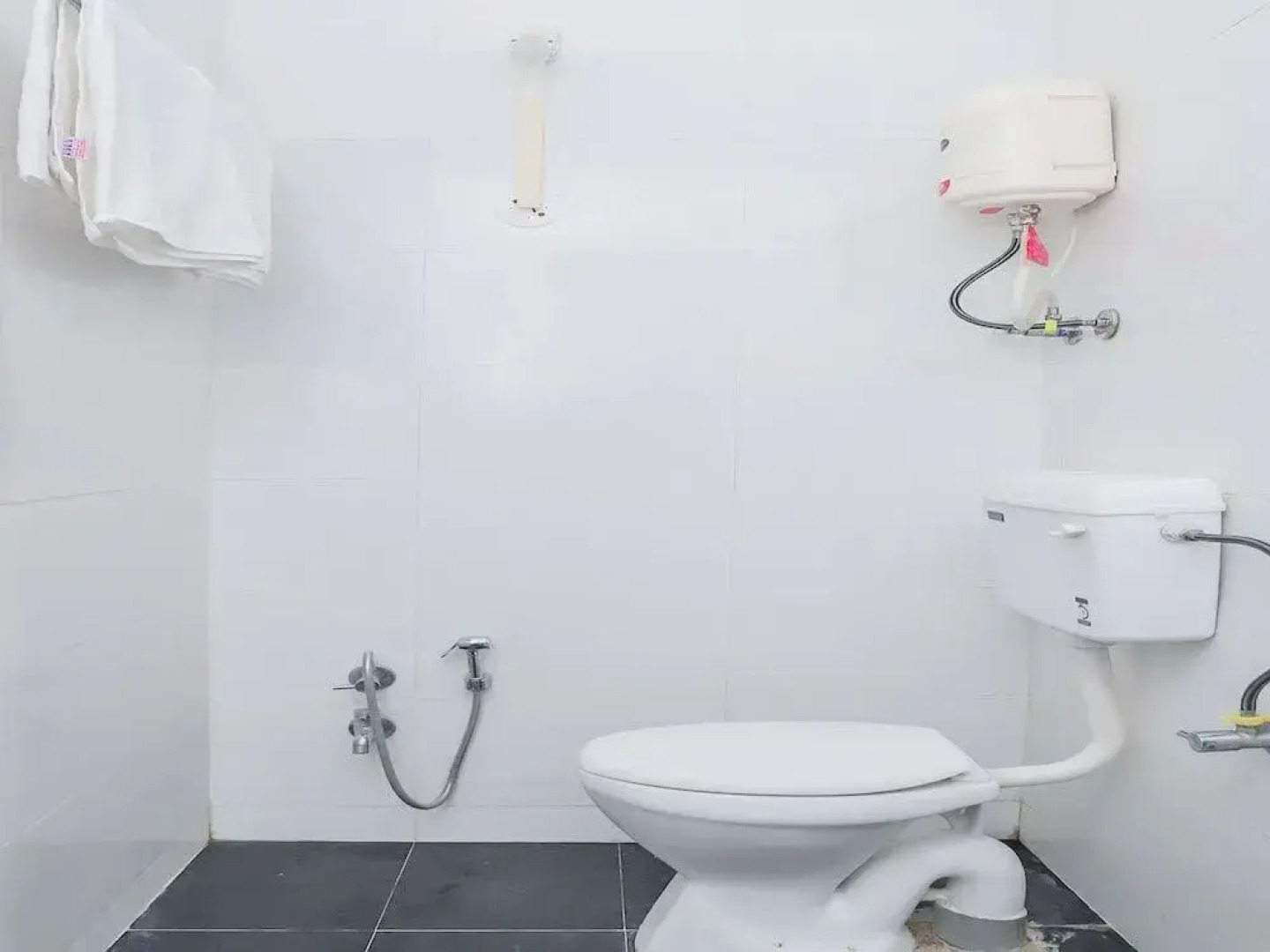 OYO 15847 Hotel Mathura Lodging