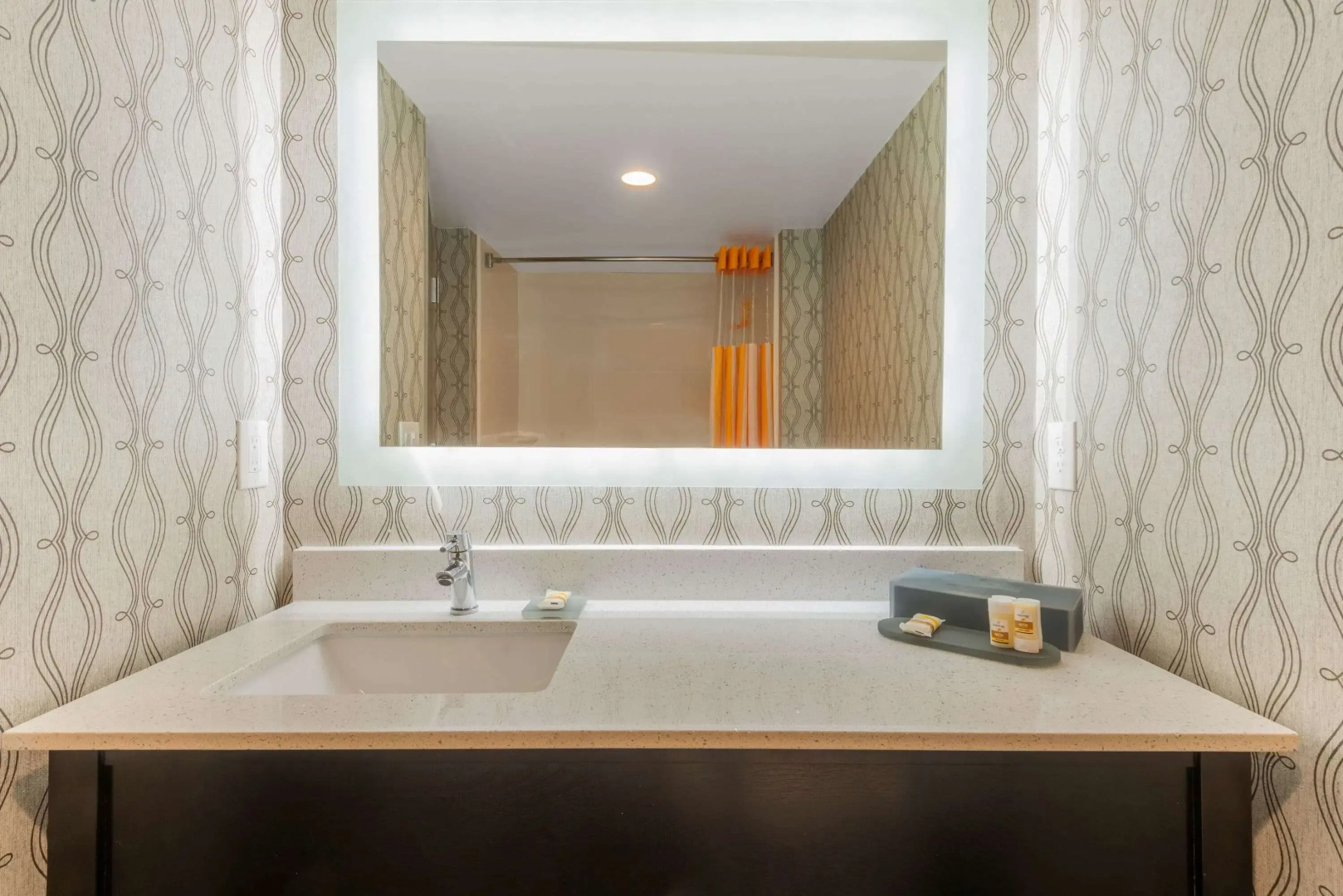 La Quinta Inn & Suites by Wyndham Aberdeen-APG