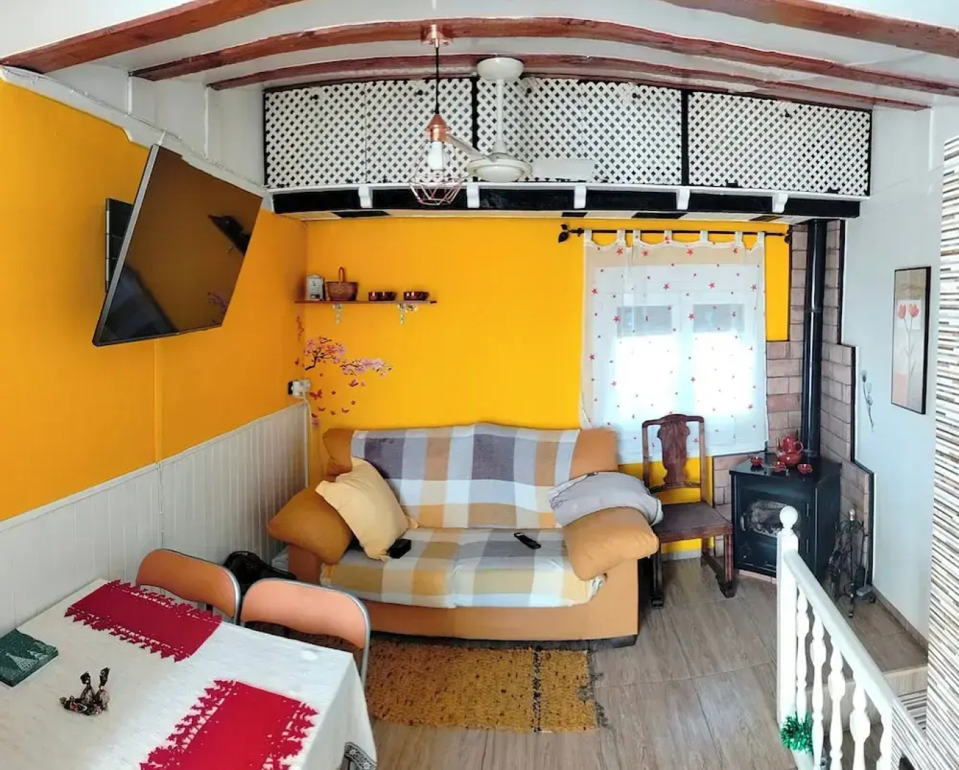 2bed Traditional Apt - Private Balcony - Fuenmayor