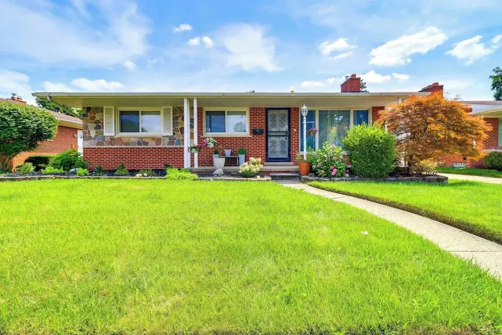 Detroit Home w/ Pool & Yard, 15 Mi to Downtown!